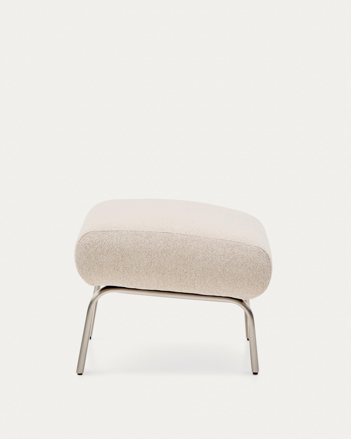 Fußablage Amsen in Beige mit Beinen aus em gebürsteten Edelstahl 68 x 55 cm in Beige präsentiert im Onlineshop von KAQTU Design AG. Pouf ist von Kave Home