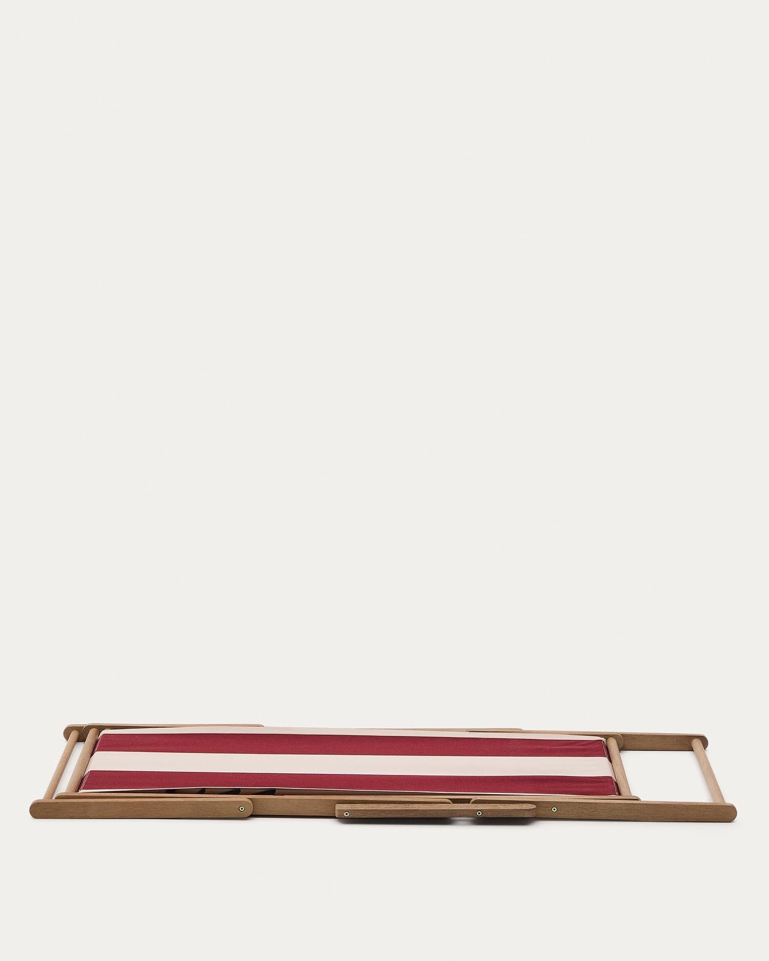 Weinrot-beige gestreifter klappbarer Outdoor-Liegestuhl Vilara aus massivem Akazienholz, FSC 100% in  präsentiert im Onlineshop von KAQTU Design AG. Liegestuhl ist von Kave Home