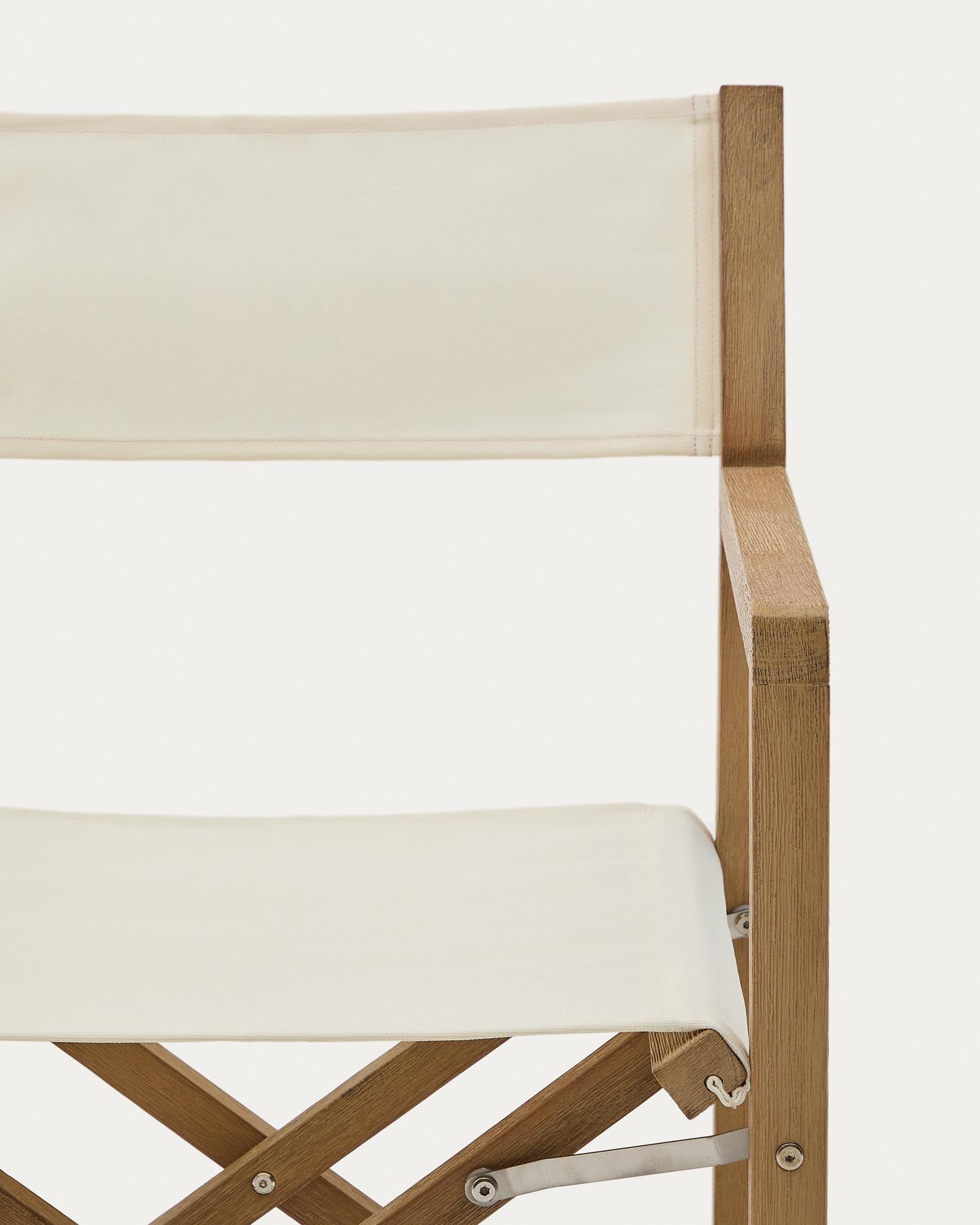 Outdoor-Klappstuhl Vilara in Weiß aus massivem Akazienholz FSC 100% in Weiss präsentiert im Onlineshop von KAQTU Design AG. Gartenstuhl ist von Kave Home