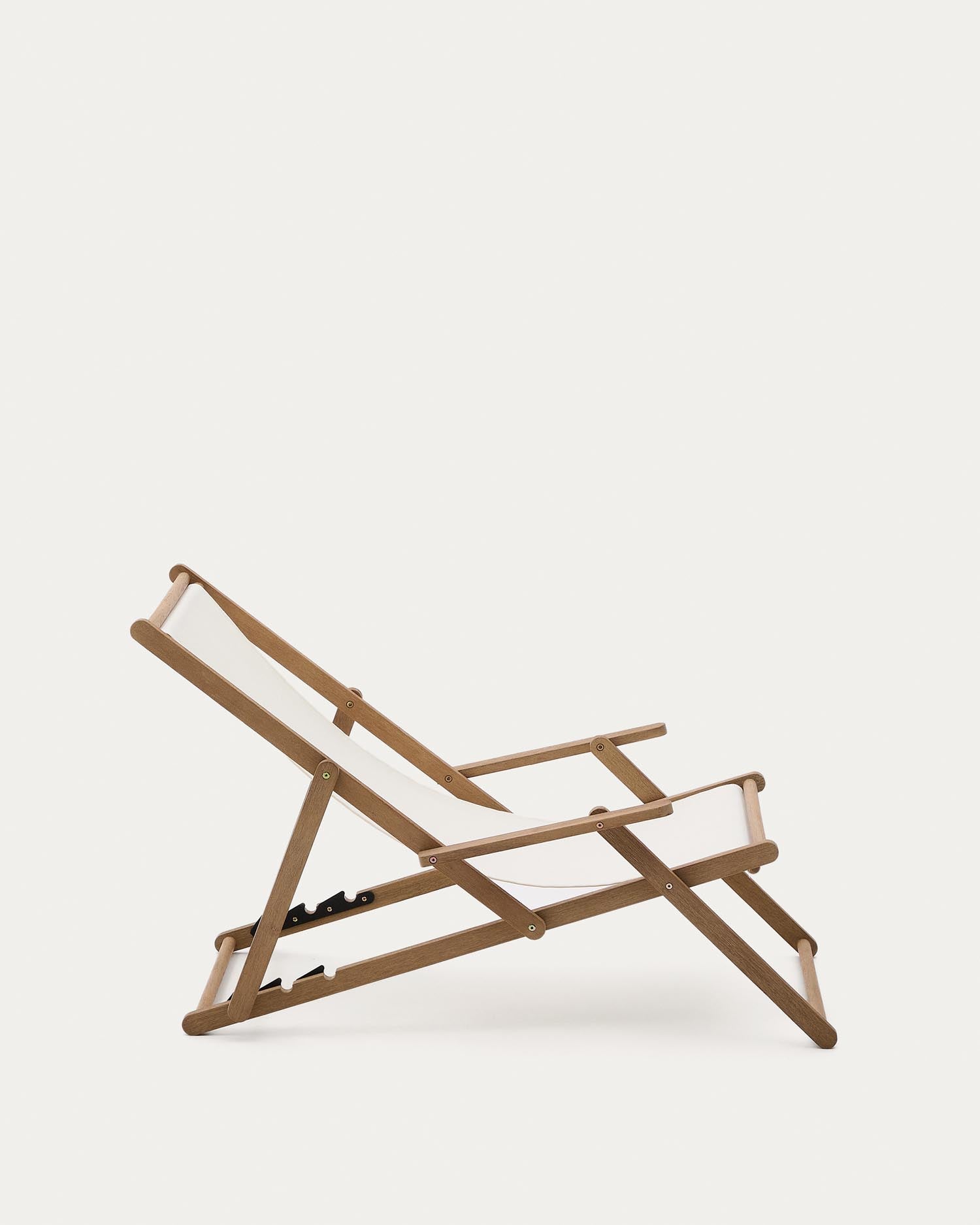Klappbarer Outdoor-Liegestuhl Vilara in Weiß aus massivem Akazienholz FSC 100% in Weiss präsentiert im Onlineshop von KAQTU Design AG. Liegestuhl ist von Kave Home