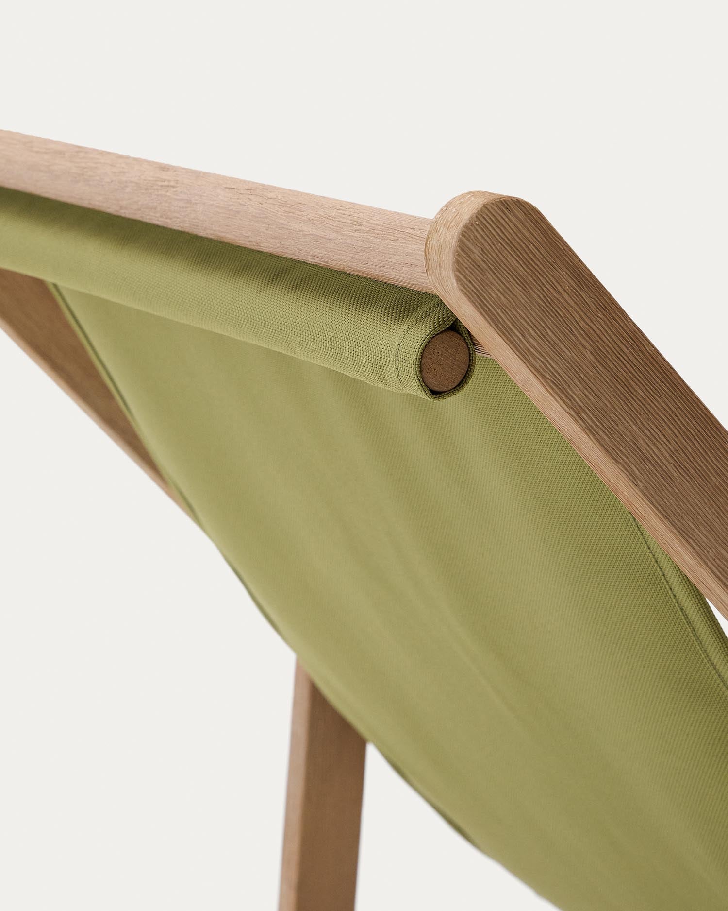Klappbarer Outdoor-Liegestuhl Vilara in Grün aus massivem Akazienholz FSC 100% in Grün präsentiert im Onlineshop von KAQTU Design AG. Liegestuhl ist von Kave Home