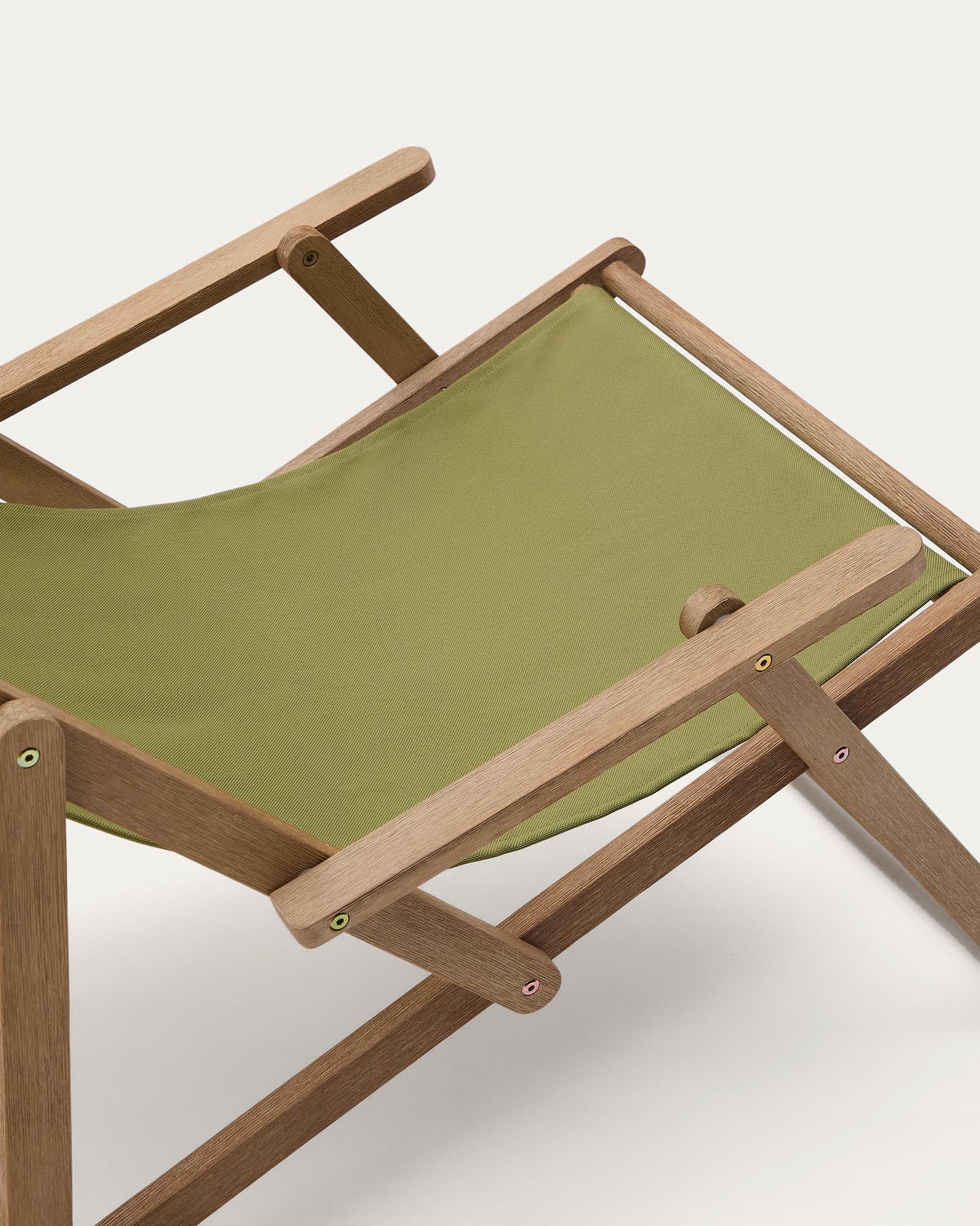 Klappbarer Outdoor-Liegestuhl Vilara in Grün aus massivem Akazienholz FSC 100% in Grün präsentiert im Onlineshop von KAQTU Design AG. Liegestuhl ist von Kave Home