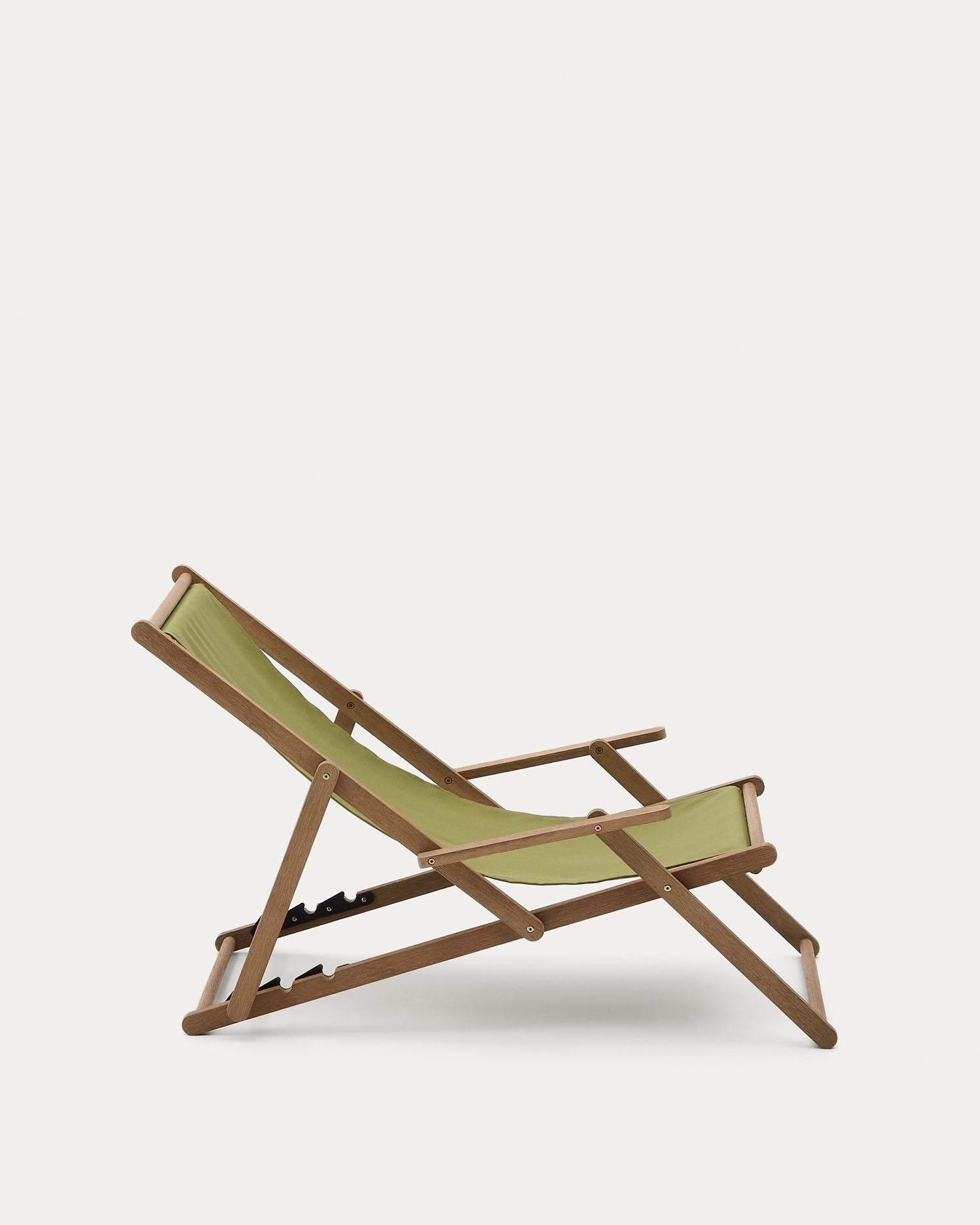 Klappbarer Outdoor-Liegestuhl Vilara in Grün aus massivem Akazienholz FSC 100% in Grün präsentiert im Onlineshop von KAQTU Design AG. Liegestuhl ist von Kave Home