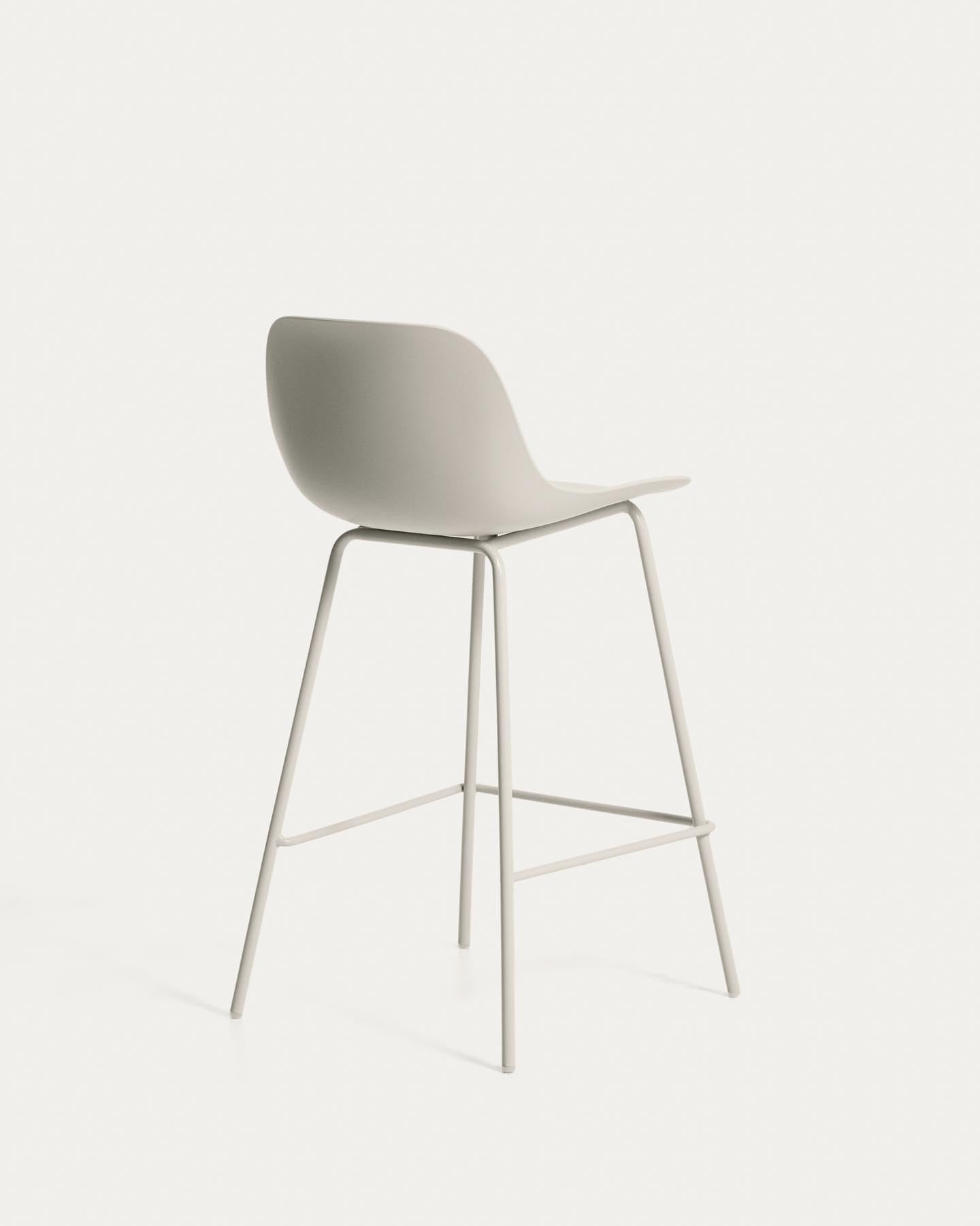 Beiger Hocker Altea mit Stahlbeinen mit beigem Finish, 65 cm in Beige präsentiert im Onlineshop von KAQTU Design AG. Barhocker ist von Kave Home