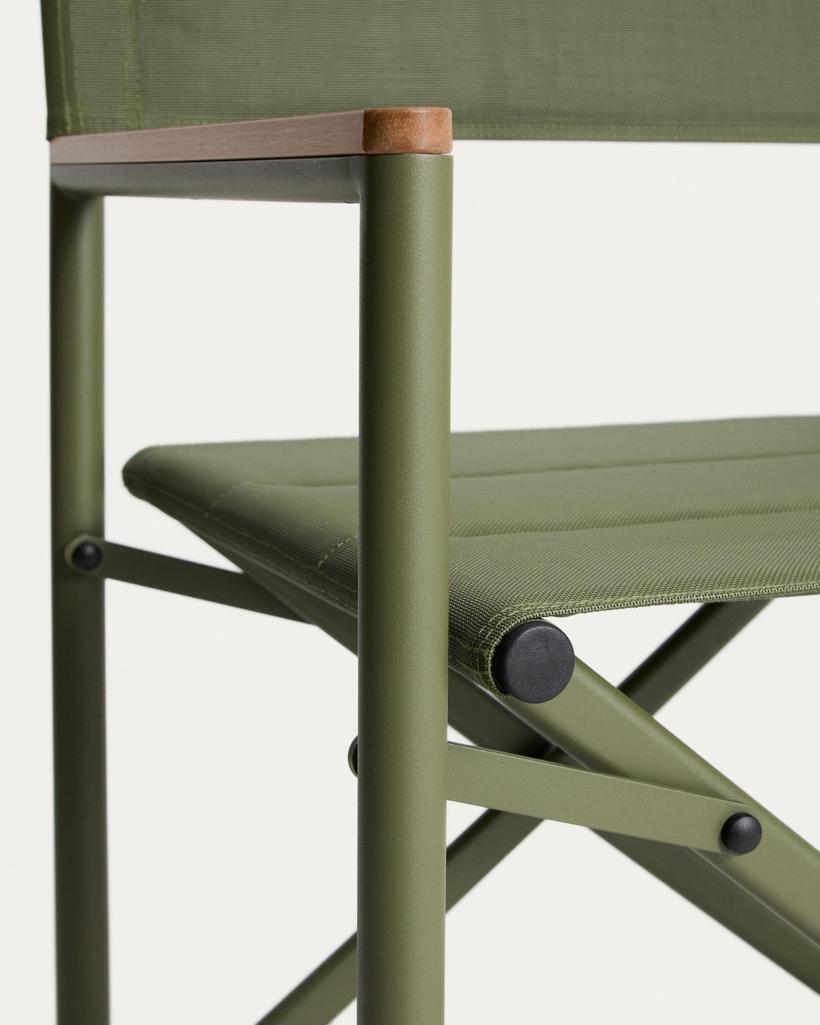 Stylischer Outdoor-Klappstuhl Tisno in elegantem Grün, gefertigt aus robustem Aluminium und pflegeleichtem Textiline, ideal für Garten und Terrasse.