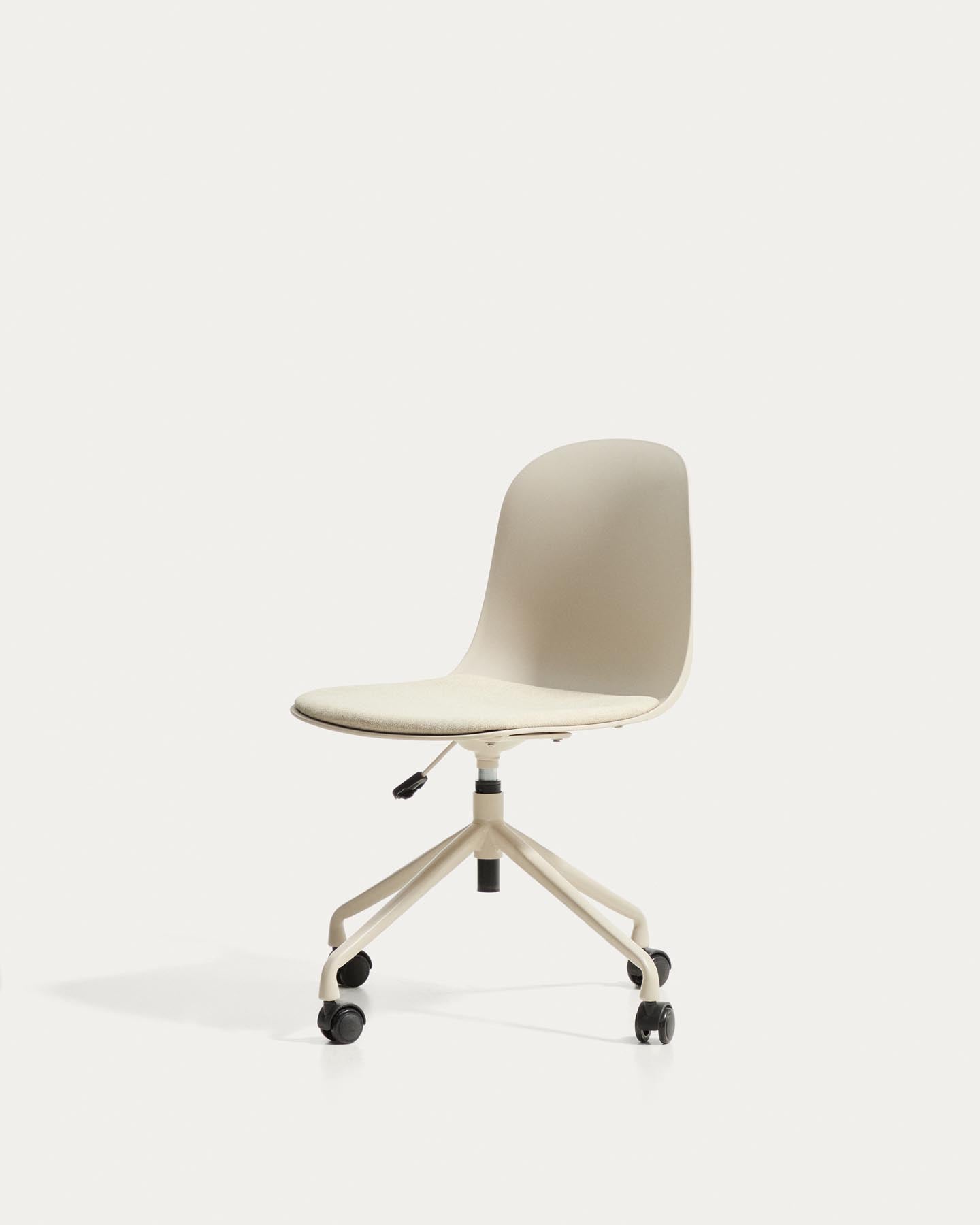 Schreibtischstuhl Debari mit Chenille-Kissen und Stahlbeinen mit beigem Finish  in Beige präsentiert im Onlineshop von KAQTU Design AG. Bürostuhl ist von Kave Home