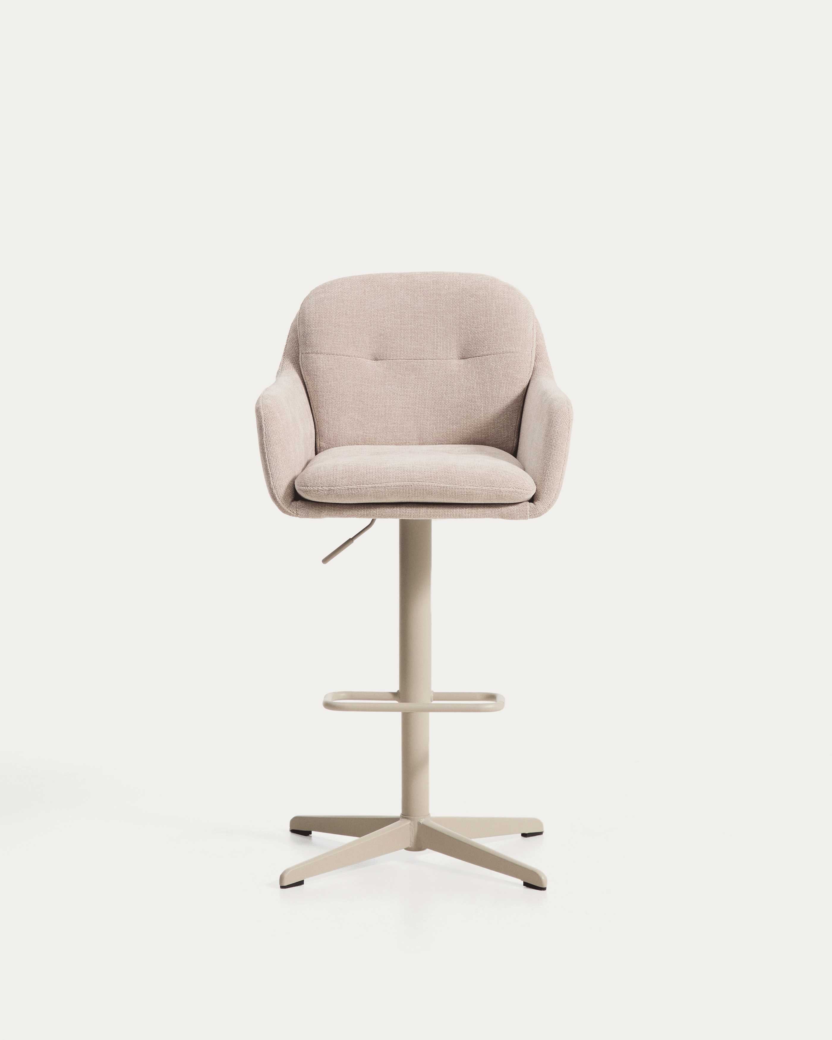 Drehhocker Lexa mit beiger Chenille und Stahlbeinen mit beigem Finish in Beige präsentiert im Onlineshop von KAQTU Design AG. Barhocker ist von Kave Home