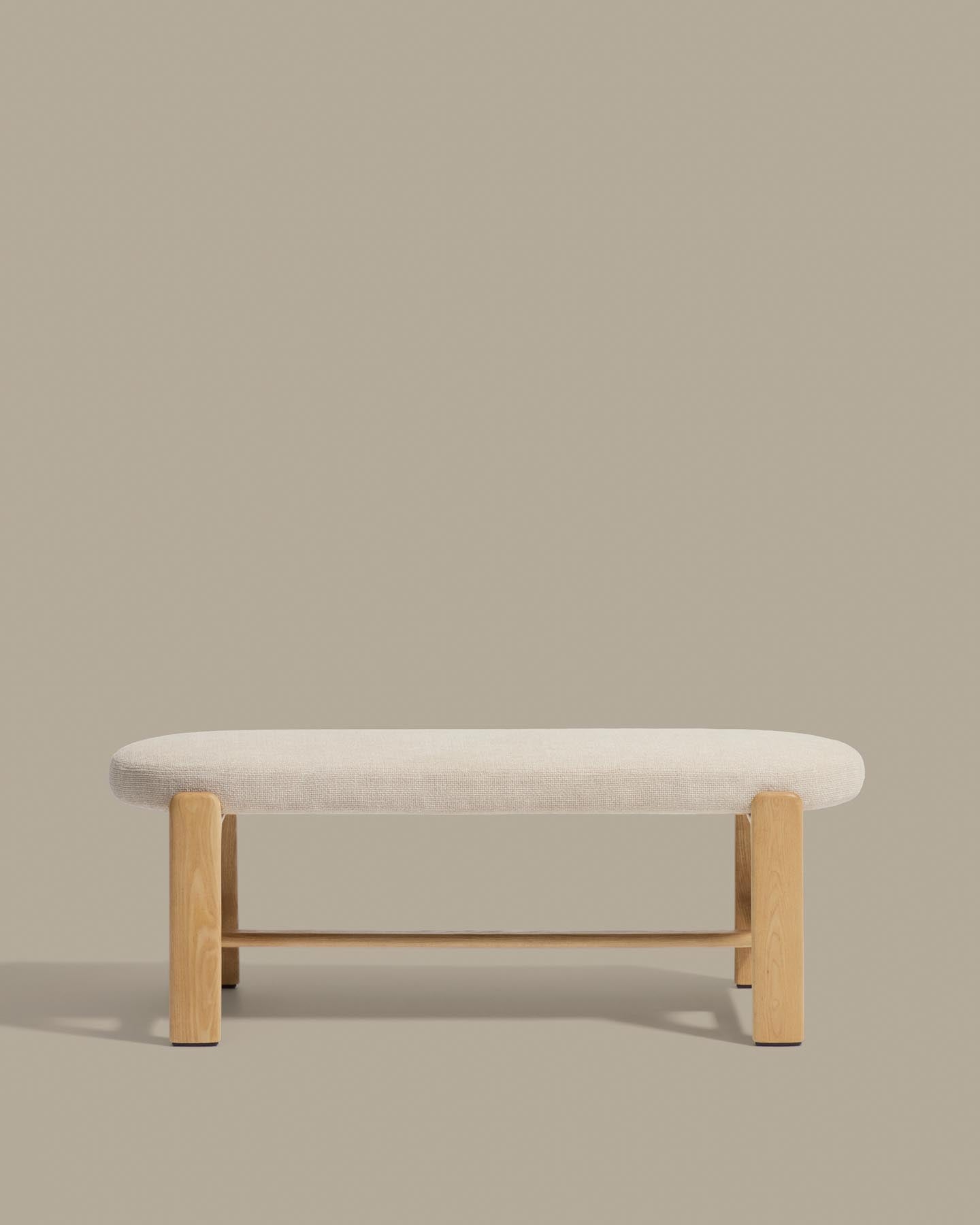 Bank Granite mit beiger Chenille und massivem Eschenholz mit naturfarbenem Finish, 120 cm, FSC 100 % in Beige präsentiert im Onlineshop von KAQTU Design AG. Sitzbank ist von Kave Home