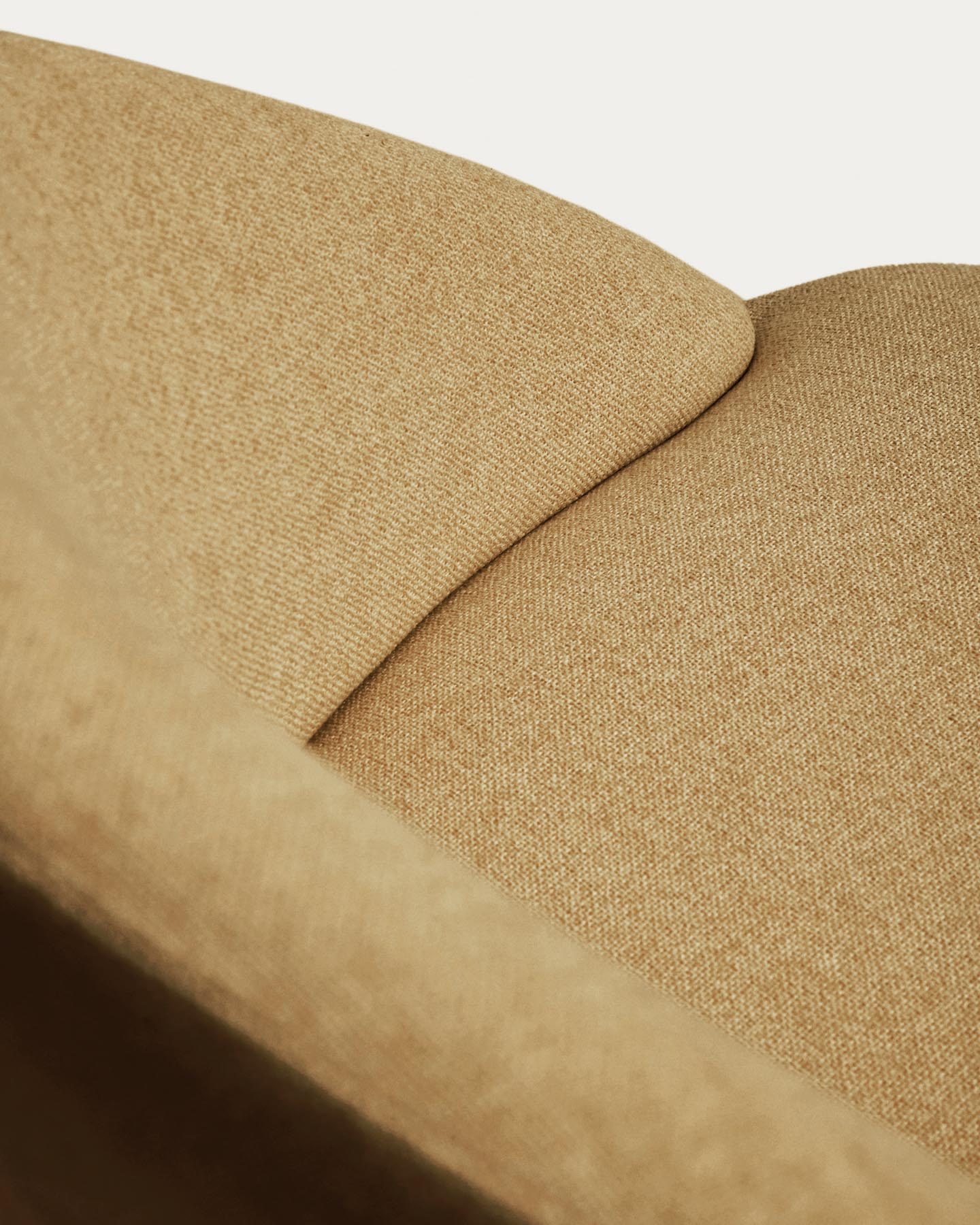 Stuhl Bonali mit senfgelber Chenille und Beinen aus senfgelbem Metall, FSC Mix Credit in Senfgelb präsentiert im Onlineshop von KAQTU Design AG. Stuhl ist von Kave Home