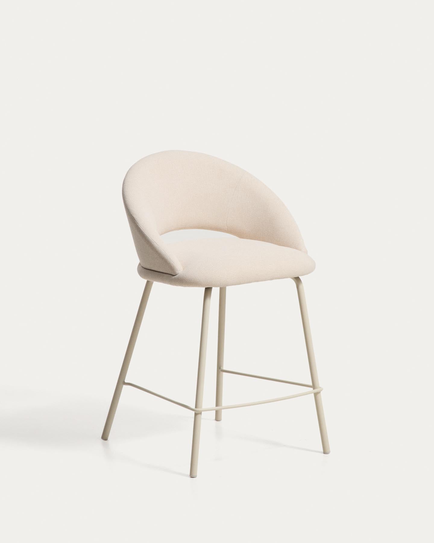 Hocker Bonali mit beiger Chenille und beigen Metallbeinen, FSC Mix Credit, 65 cm in Beige präsentiert im Onlineshop von KAQTU Design AG. Barhocker ist von Kave Home