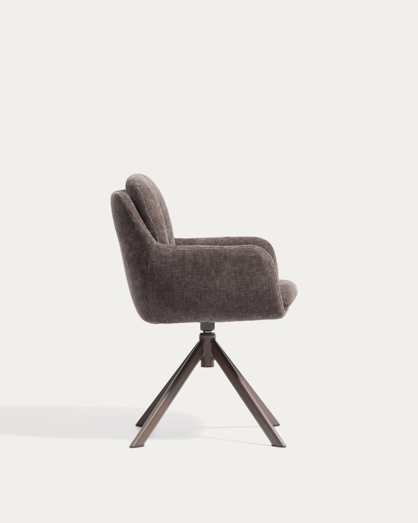 Drehstuhl Lexa aus brauner Chenille und Stahlbeinen mit braunem Finish in Braun präsentiert im Onlineshop von KAQTU Design AG. Drehstuhl ist von Kave Home