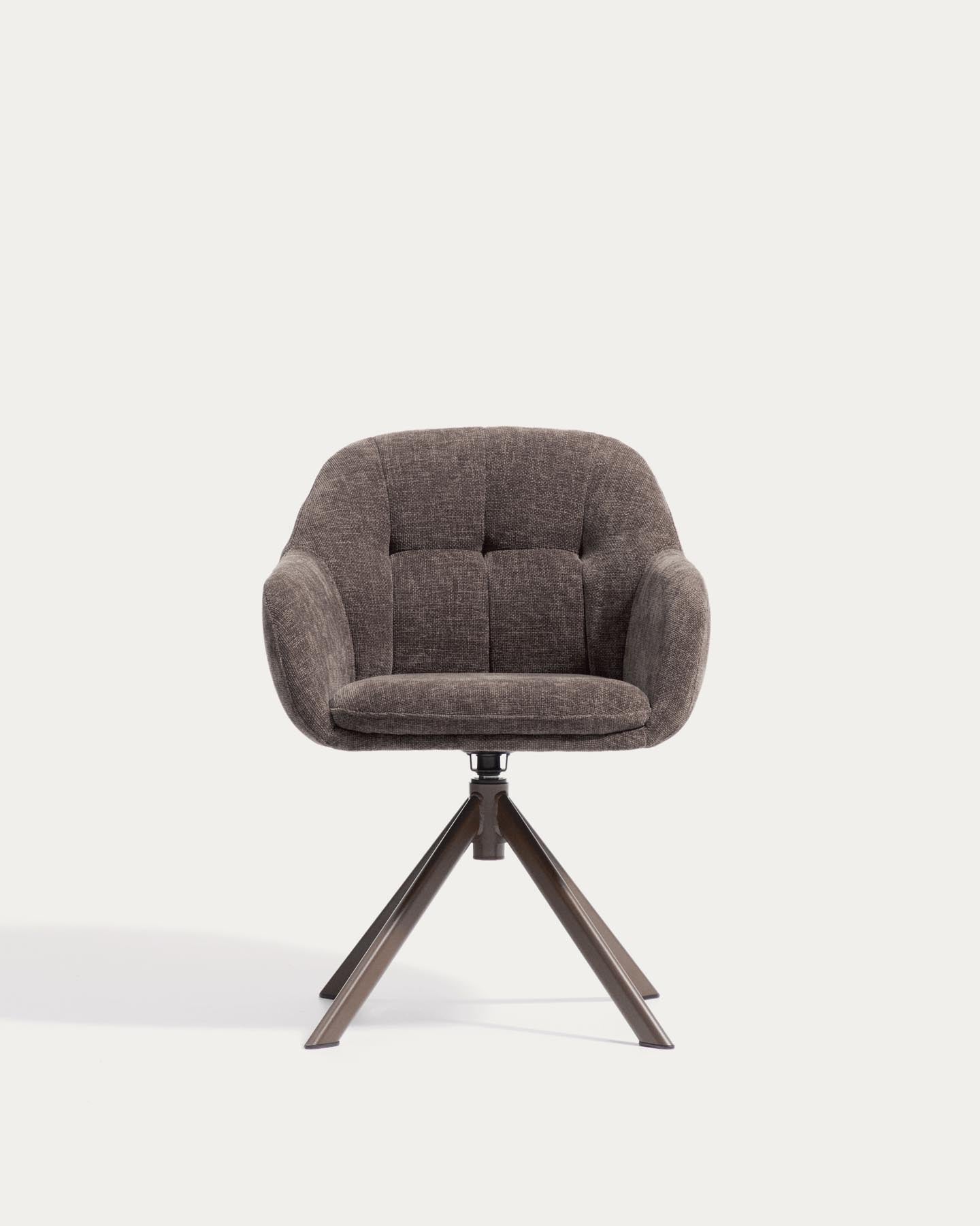 Drehstuhl Dorina aus brauner Chenille und Stahlbeinen mit braunem Finish in Braun präsentiert im Onlineshop von KAQTU Design AG. Drehstuhl ist von Kave Home