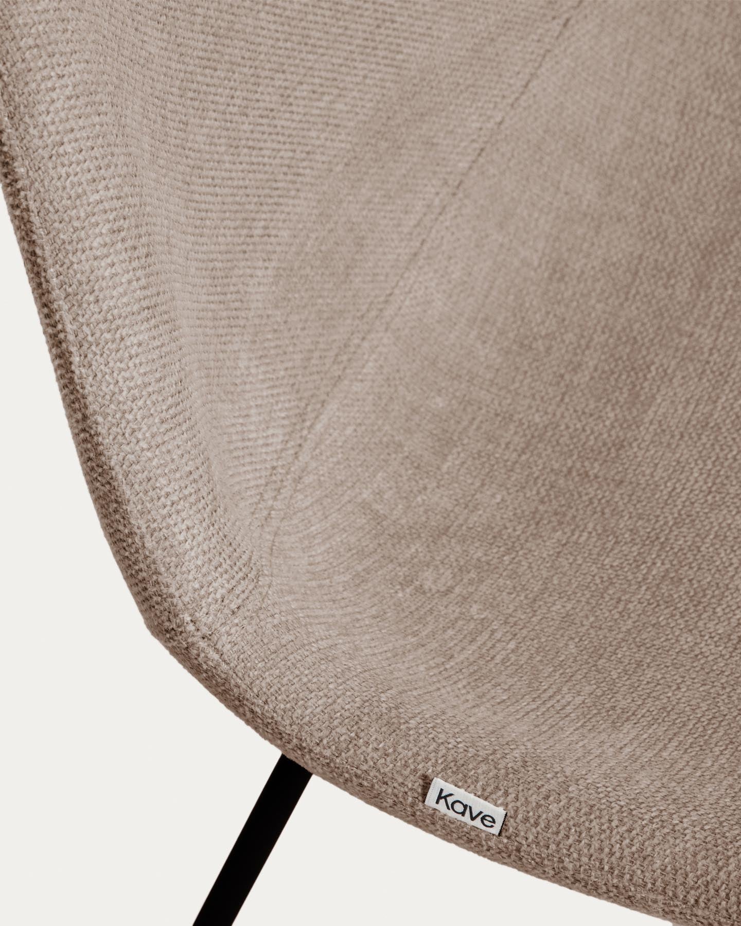 Stuhl Zahara mit brauner Chenille und Stahlbeinen mit schwarzem Finish, FSC 100 % in Braun präsentiert im Onlineshop von KAQTU Design AG. Stuhl ist von Kave Home