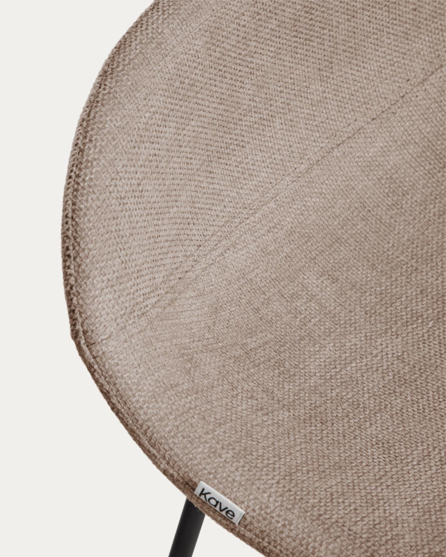 Hocker Zahara mit brauner Chenille und Stahlbeinen mit schwarzem Finish, 65 cm, FSC 100 % in Braun präsentiert im Onlineshop von KAQTU Design AG. Barhocker ist von Kave Home