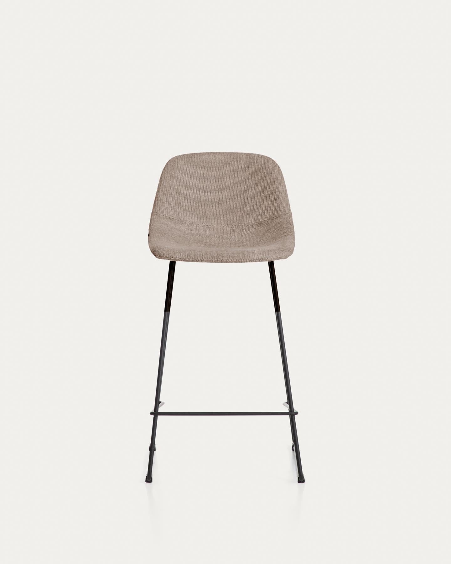 Hocker Zahara mit brauner Chenille und Stahlbeinen mit schwarzem Finish, 65 cm, FSC 100 % in Braun präsentiert im Onlineshop von KAQTU Design AG. Barhocker ist von Kave Home