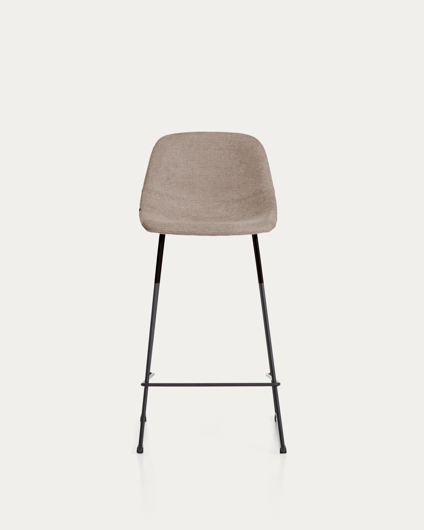 Hocker Zahara mit brauner Chenille und Stahlbeinen mit schwarzem Finish, 76 cm, FSC 100 % in Braun präsentiert im Onlineshop von KAQTU Design AG. Barhocker ist von Kave Home