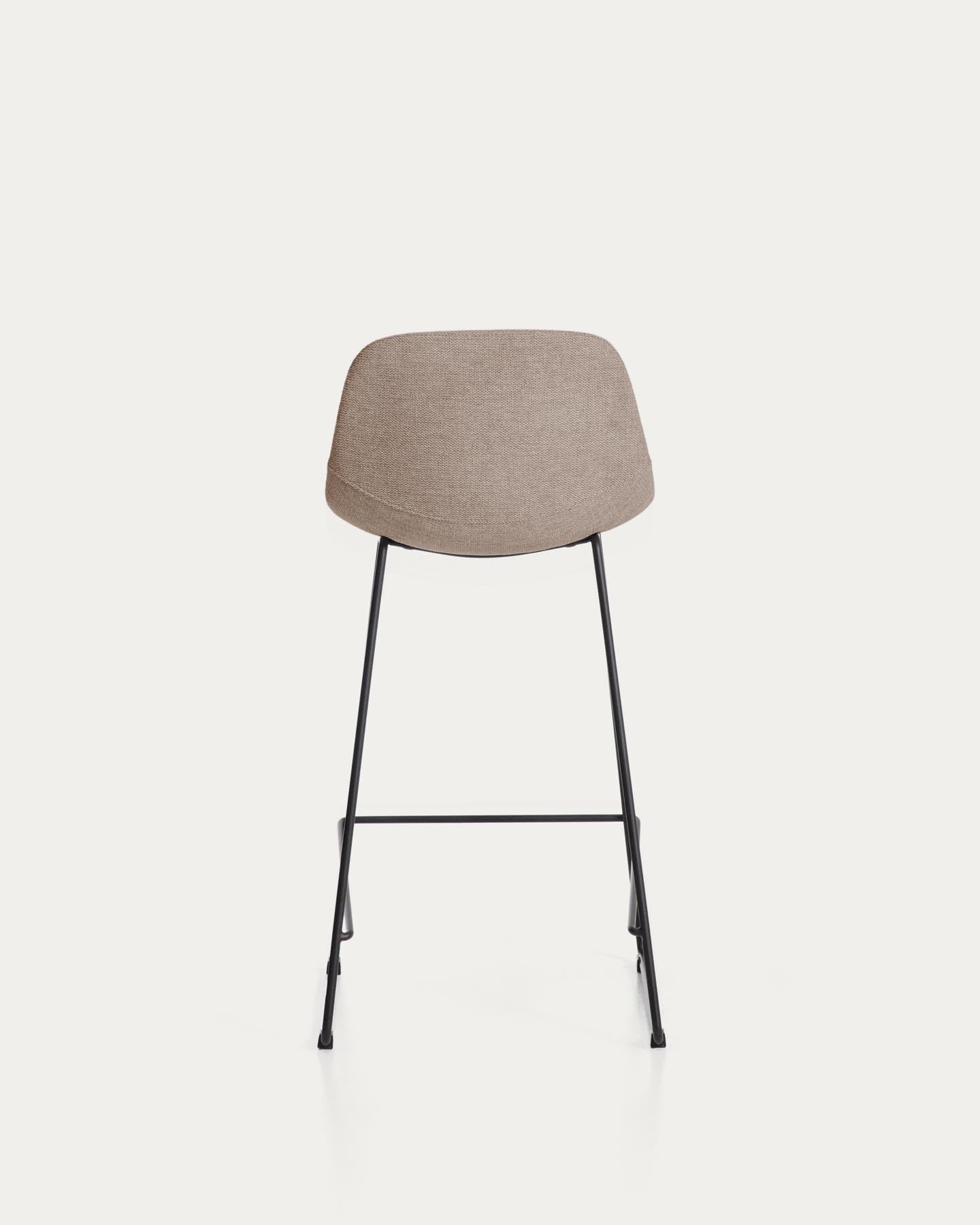 Hocker Zahara mit brauner Chenille und Stahlbeinen mit schwarzem Finish, 76 cm, FSC 100 % in Braun präsentiert im Onlineshop von KAQTU Design AG. Barhocker ist von Kave Home