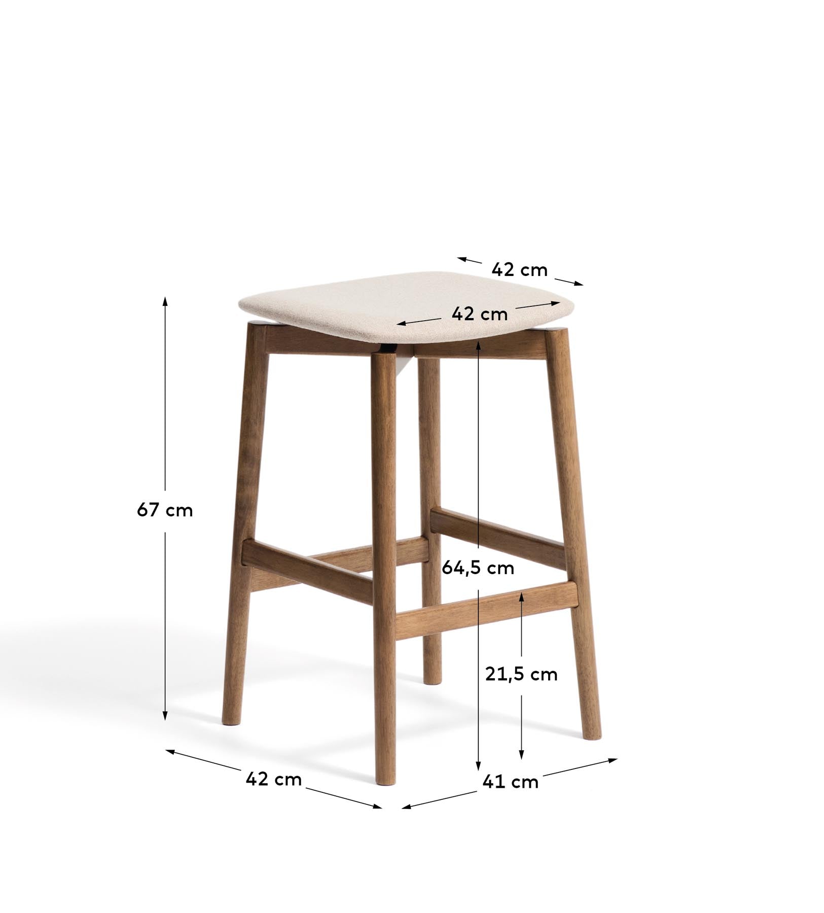 Hocker Evera aus Eichenfurnier mit Nussbaumfinish und brauner Chenille, 65 cm in Braun präsentiert im Onlineshop von KAQTU Design AG. Barhocker ist von Kave Home