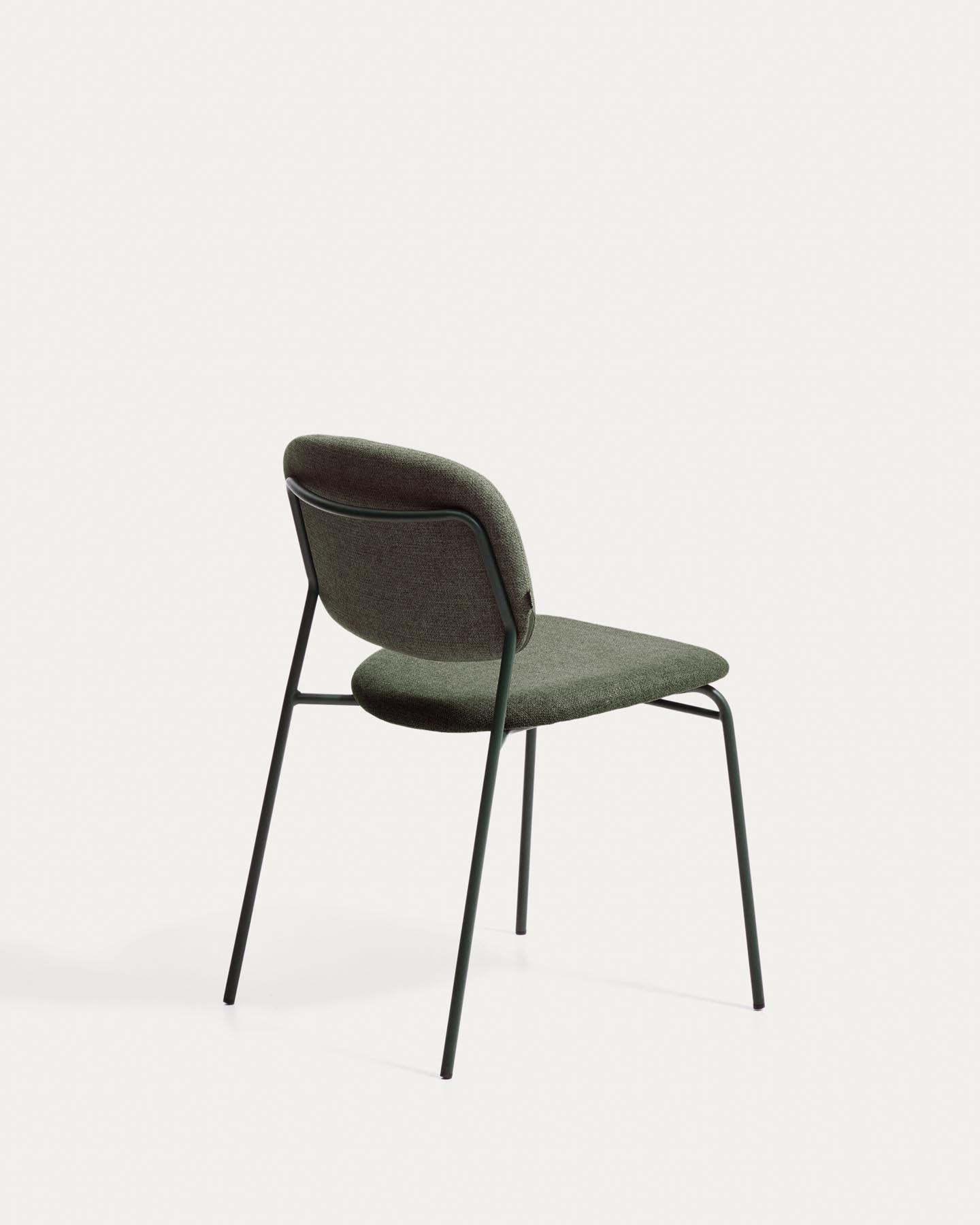 Stapelbarer Stuhl Meli mit grüner Chenille und grünen Metallbeinen, FSC Mix Credit in Grün präsentiert im Onlineshop von KAQTU Design AG. Stuhl ist von Kave Home