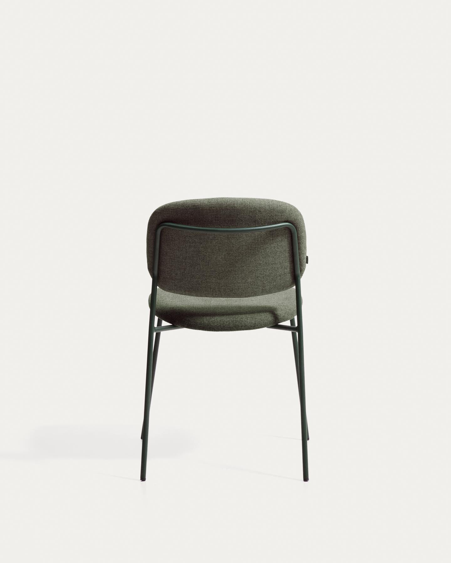 Stapelbarer Stuhl Meli mit grüner Chenille und grünen Metallbeinen, FSC Mix Credit in Grün präsentiert im Onlineshop von KAQTU Design AG. Stuhl ist von Kave Home