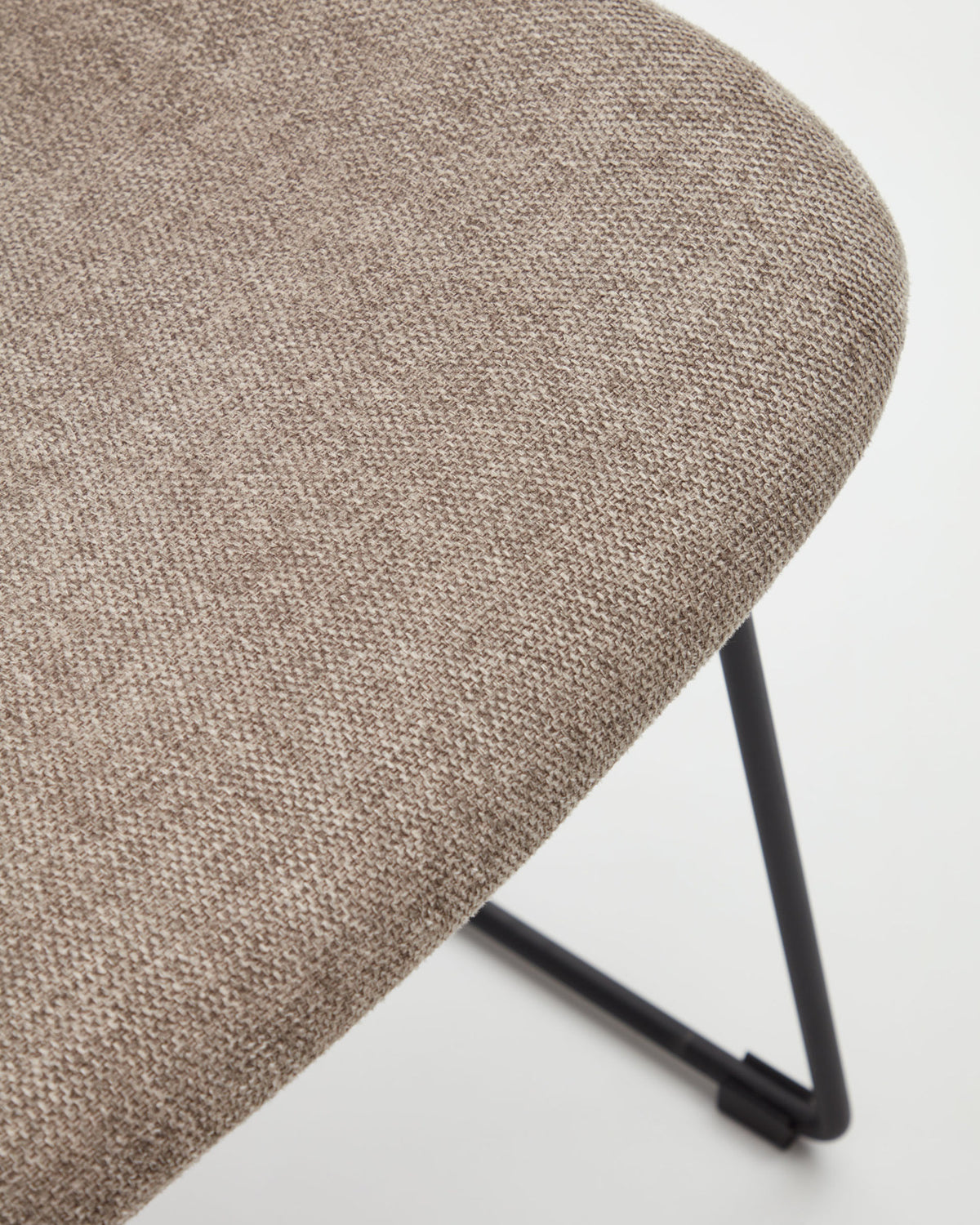 Zahara Stuhl braun und Stahl mit schwarzem Finish FSC 100% in Braun präsentiert im Onlineshop von KAQTU Design AG. Stuhl ist von Kave Home