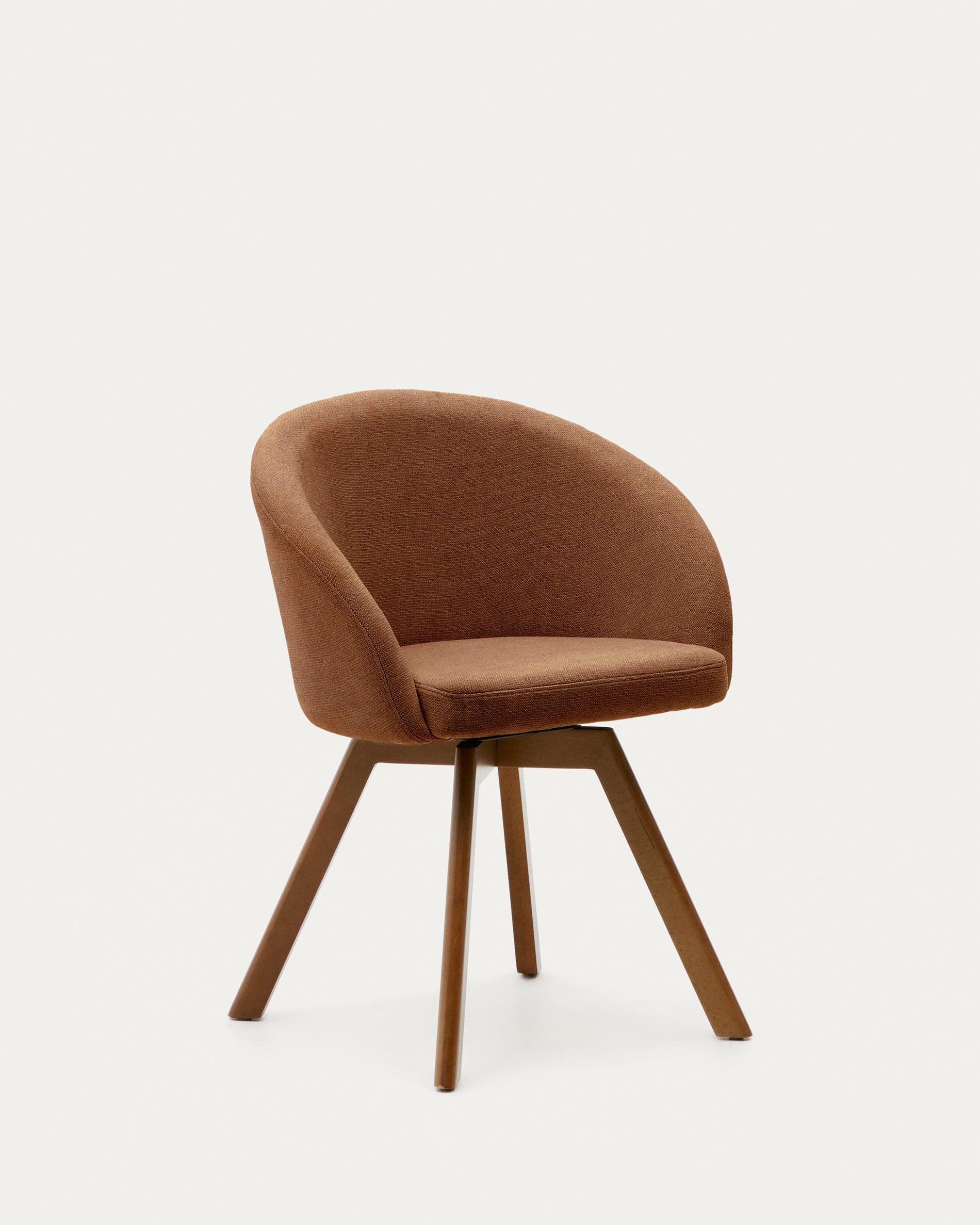 3D-Modell: Marvin Drehstuhl, braune Chenille, Buchenholzbeine mit Nussholzfinish, für Büro/Wohnzimmer, AR-fähig.