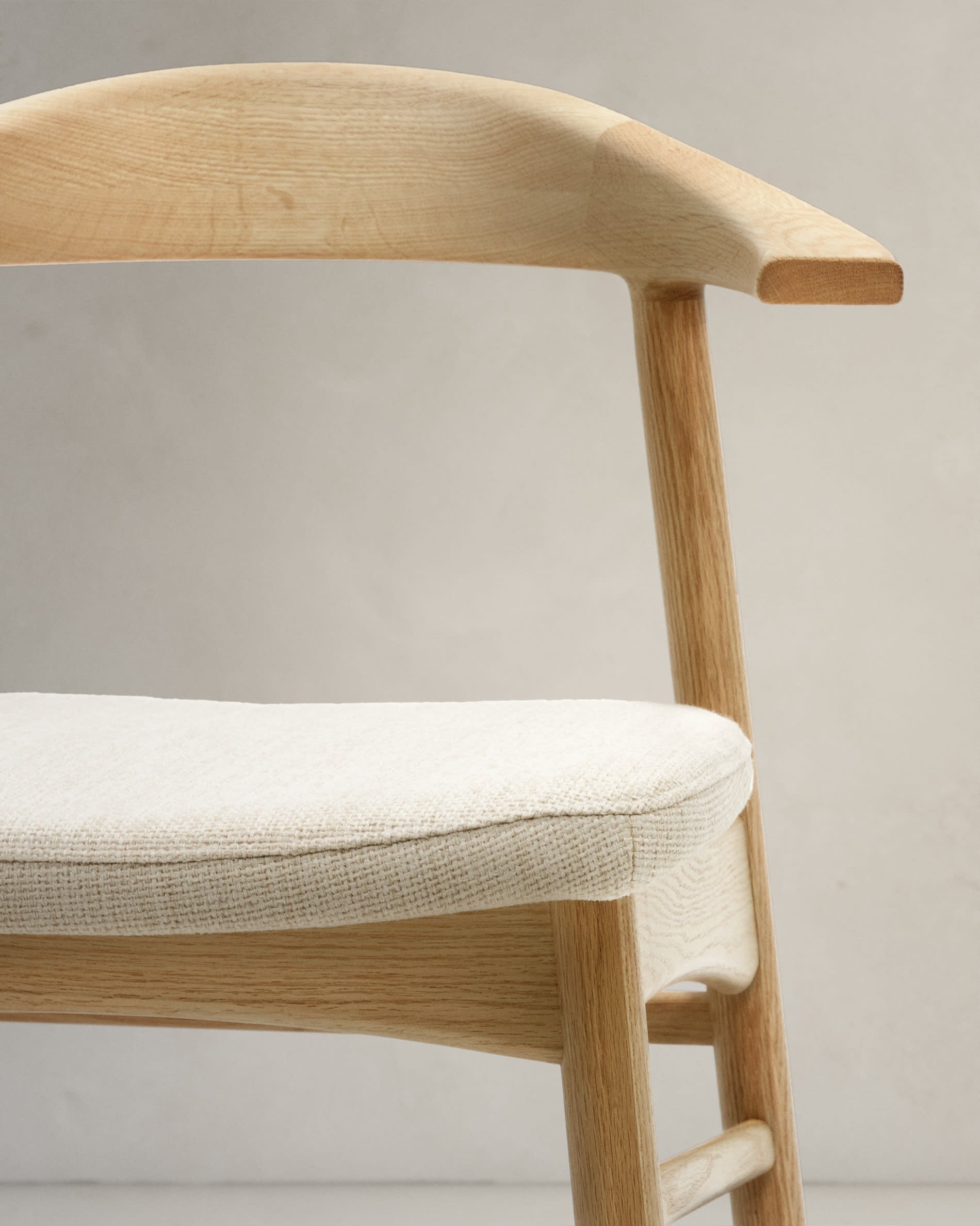 Bezug für den Stuhl Timons aus Chenille in Beige in Beige, Natur präsentiert im Onlineshop von KAQTU Design AG. Sitzkissen ist von Kave Home