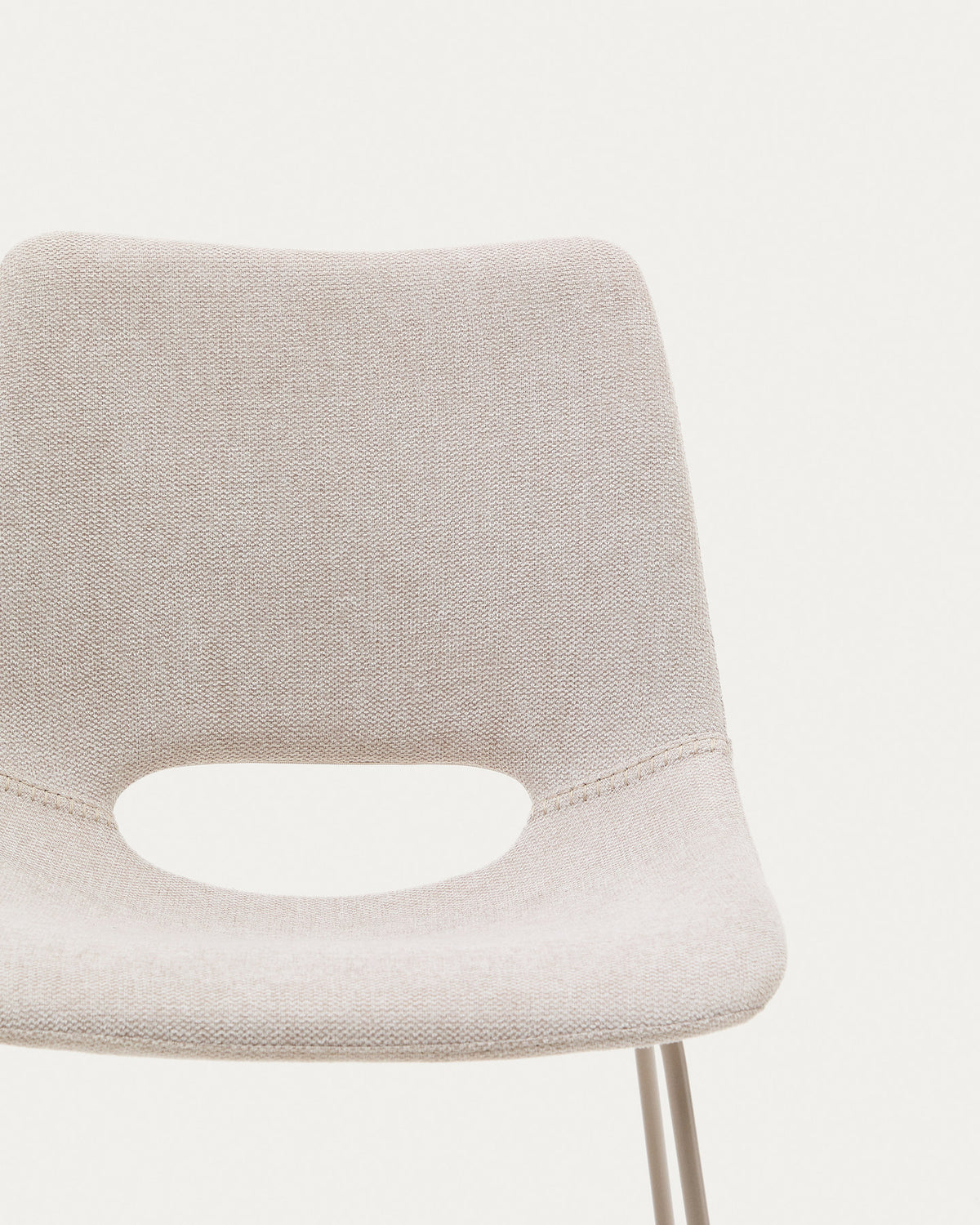 Zahara Stuhl beige und Stahl mit beigem Finish FSC 100% in Beige präsentiert im Onlineshop von KAQTU Design AG. Stuhl ist von Kave Home