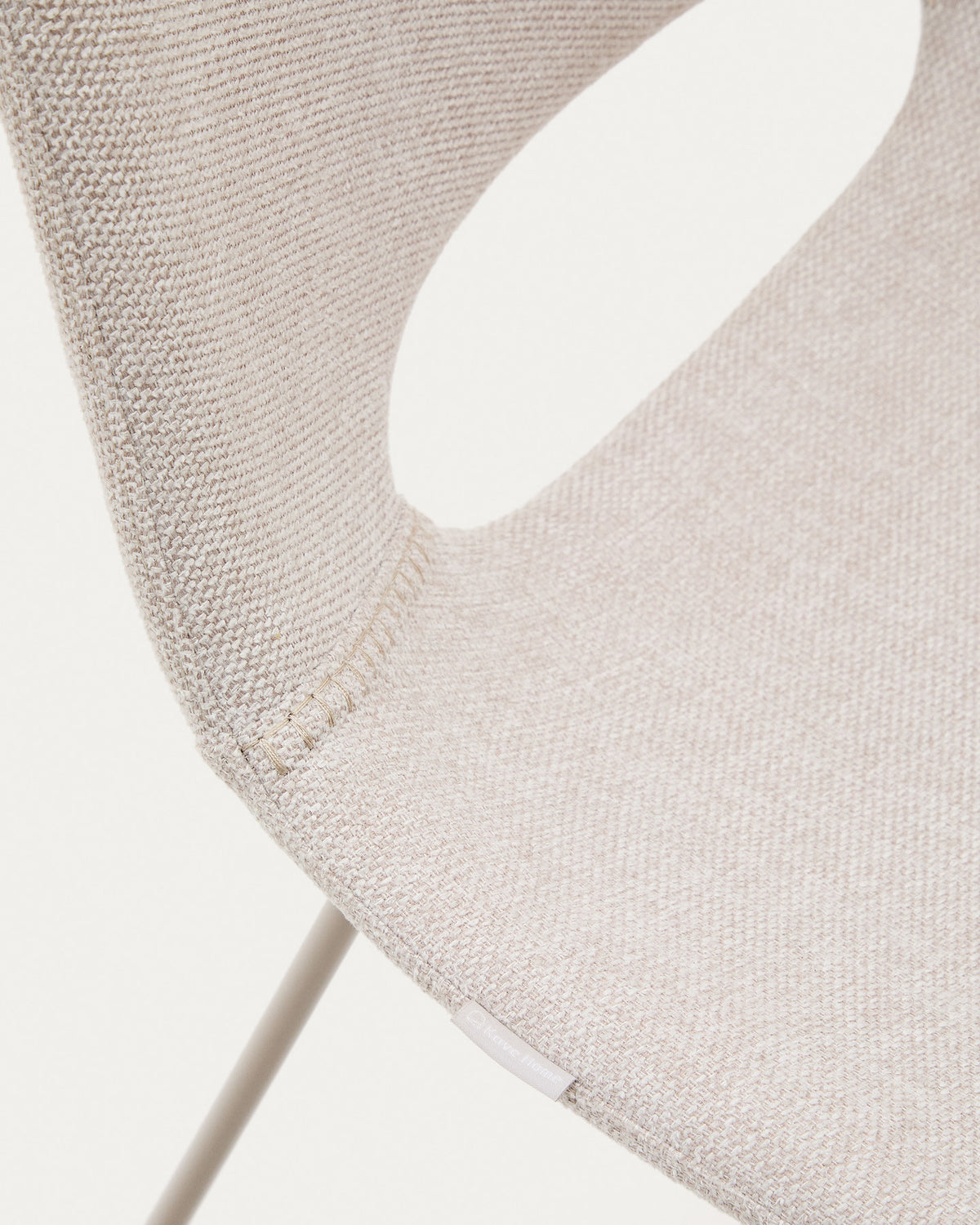 Zahara Stuhl beige und Stahl mit beigem Finish FSC 100% in Beige präsentiert im Onlineshop von KAQTU Design AG. Stuhl ist von Kave Home