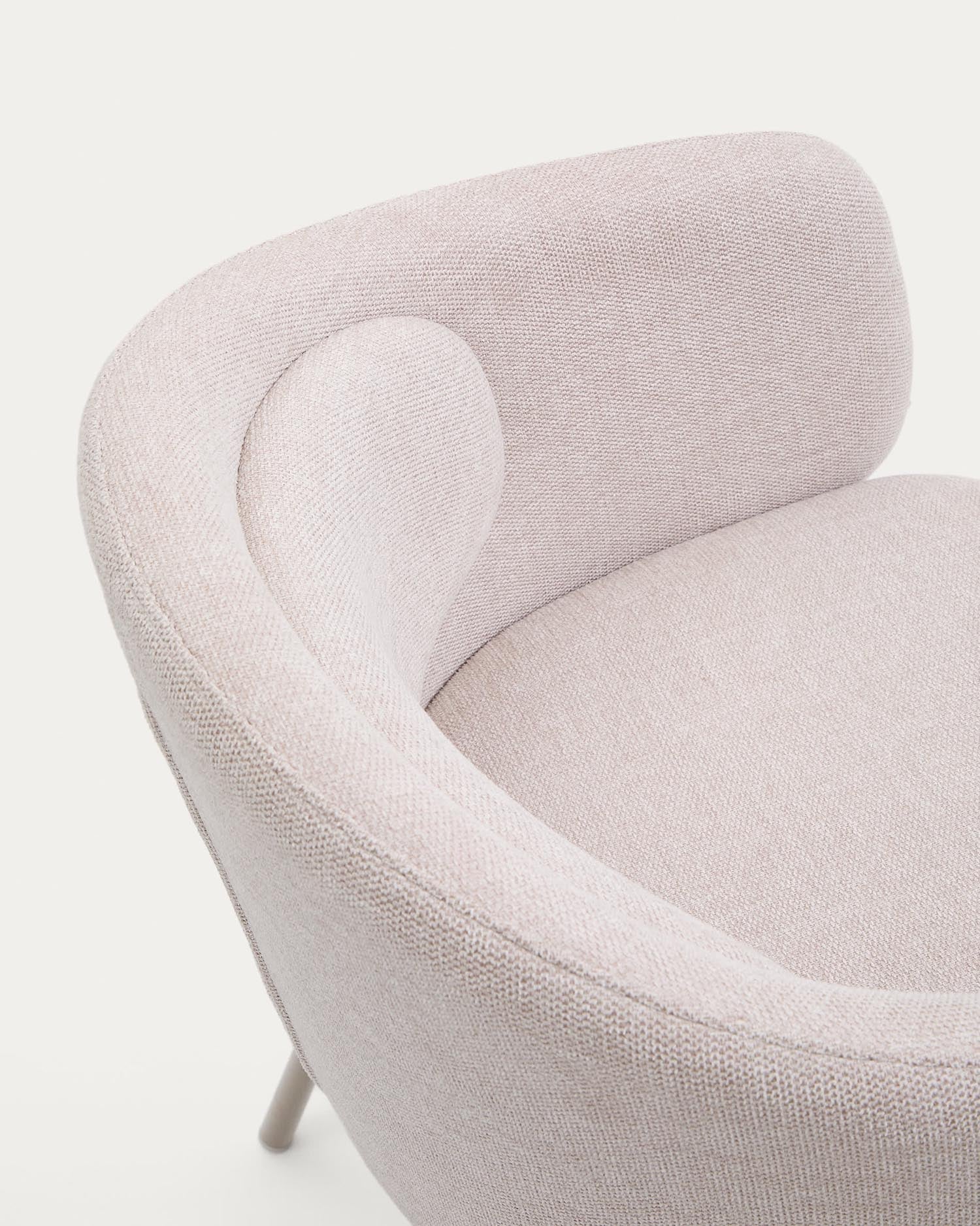 Eleganter Stuhl Minda in Beige mit stabilen Stahlbeinen, FSC-zertifiziert, perfekt für moderne und umweltbewusste Einrichtungen.