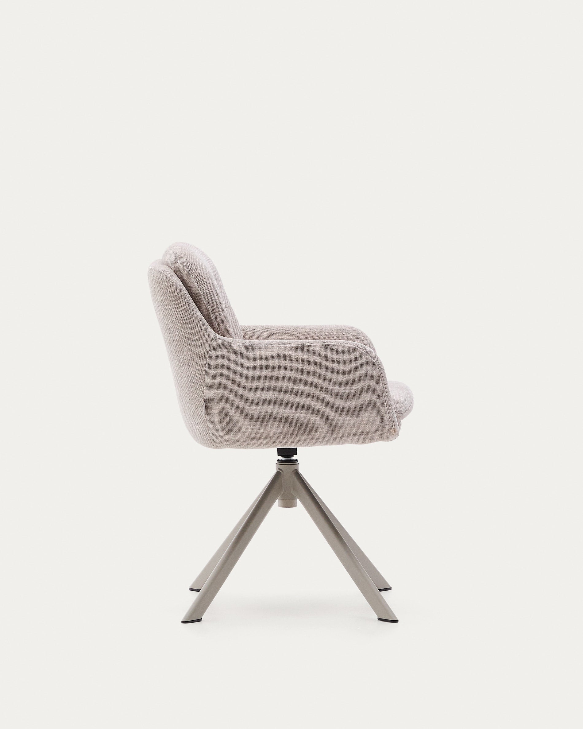 Moderner Drehstuhl Lexa mit beiger Chenille-Polsterung und stabilen Stahlbeinen in Beige, ideal für stilvolle Wohnräume.