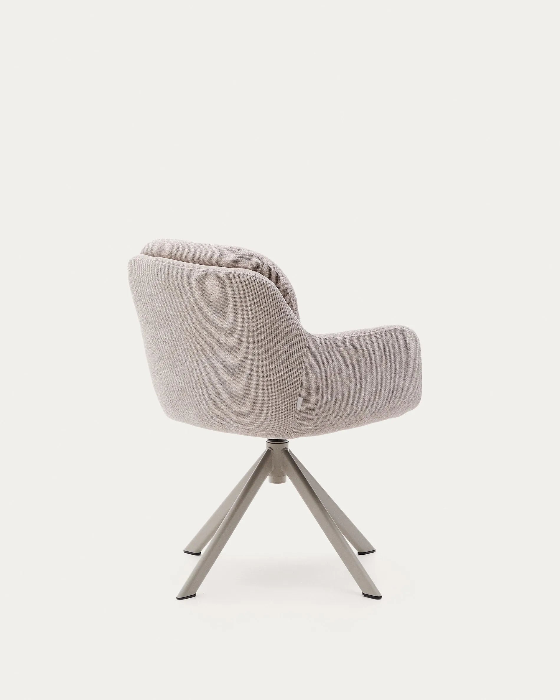 Eleganter Drehstuhl Lexa mit beiger Chenille-Polsterung und robusten Stahlbeinen in Beige, perfekt für moderne Wohnräume.