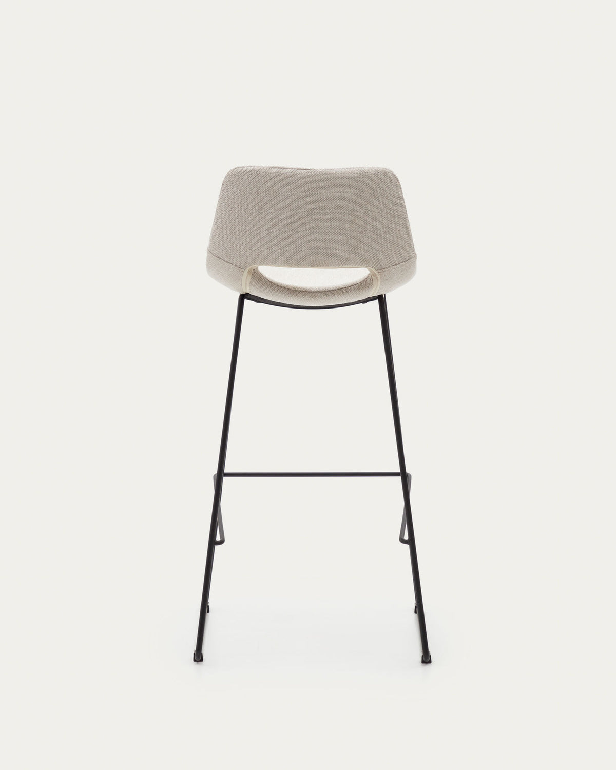 Zahara Hocker beige und Stahl mit schwarzem Finish Höhe 76 cm FSC 100% in Beige präsentiert im Onlineshop von KAQTU Design AG. Barhocker ist von Kave Home