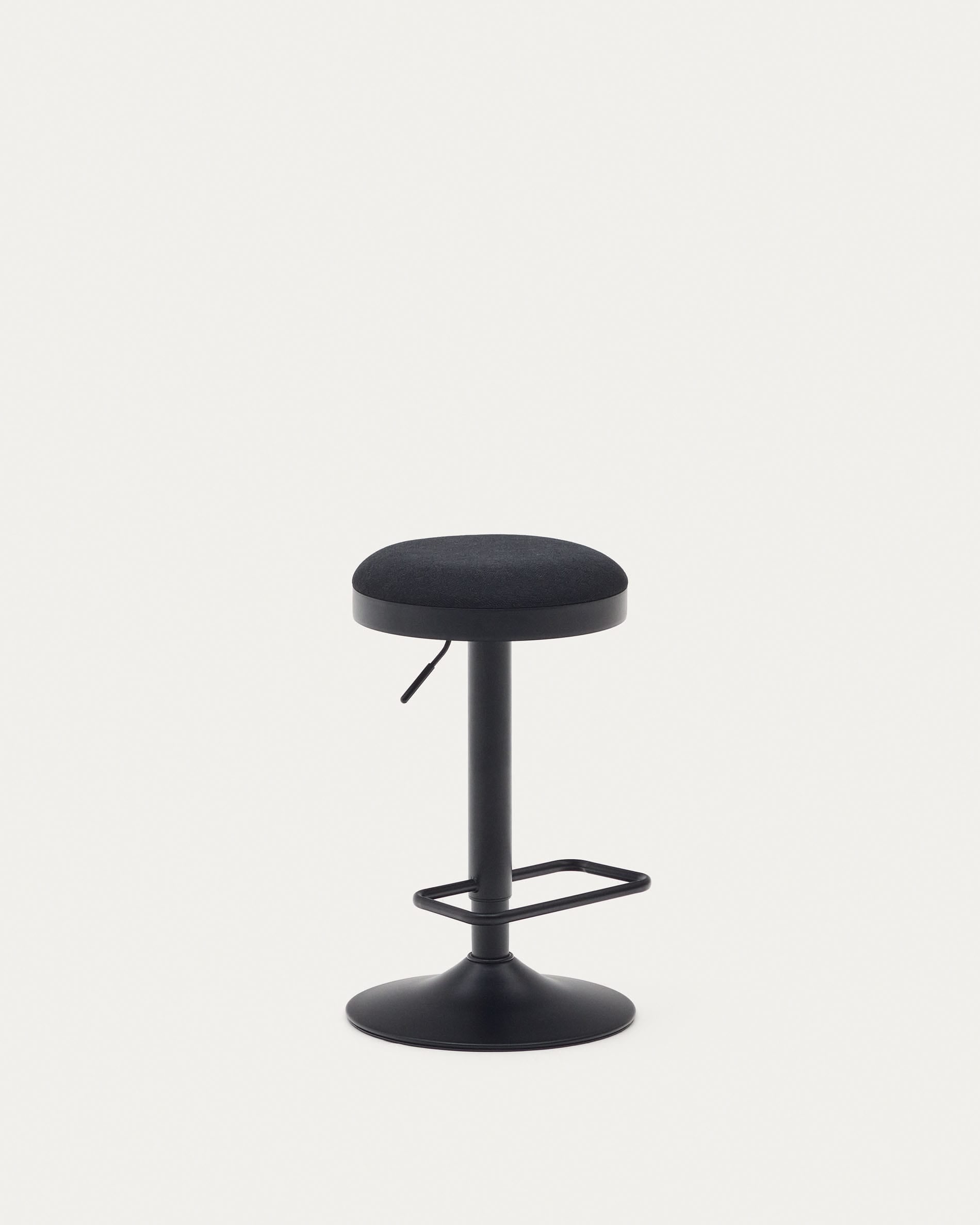 3D-Modell des Zaib Hockers: Verstellbar, schwarze Chenille, mattschwarzer Stahl, stilvoll und komfortabel.