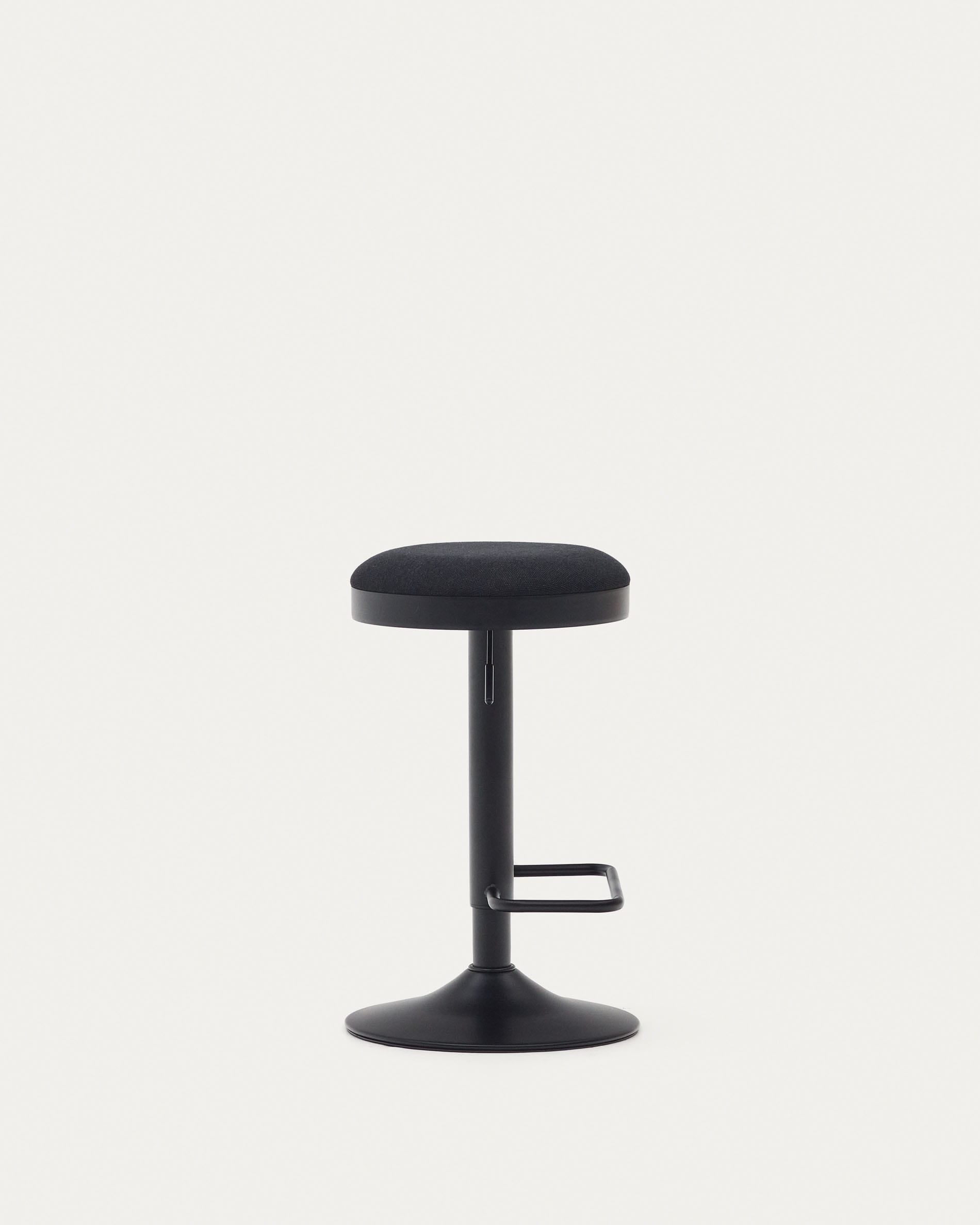 Zaib Hocker: Eleganter Chenille-Sitz, höhenverstellbar, Kave Home.