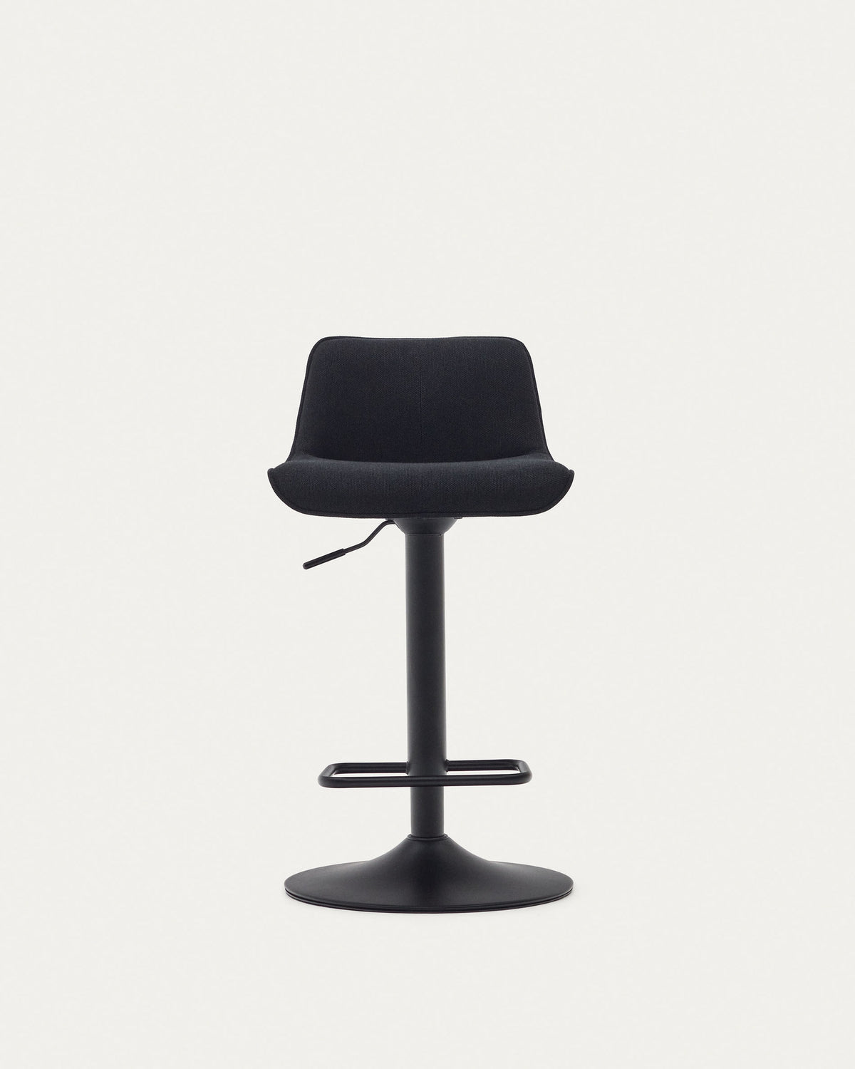 Zenda Hocker aus schwarzem Chenille und mattschwarzem Stahl 81-102 cm FSC 100% in Schwarz präsentiert im Onlineshop von KAQTU Design AG. Barhocker ist von Kave Home