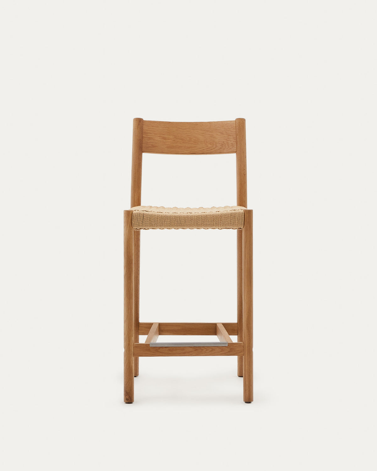Yalia Barhocker mit Rückenlehne aus massivem Eichenholz mit naturfarbenem Finish und Sitzfläche aus Seil, 65 cm, FSC Mix Credit in Braun präsentiert im Onlineshop von KAQTU Design AG. Barstuhl ist von Kave Home