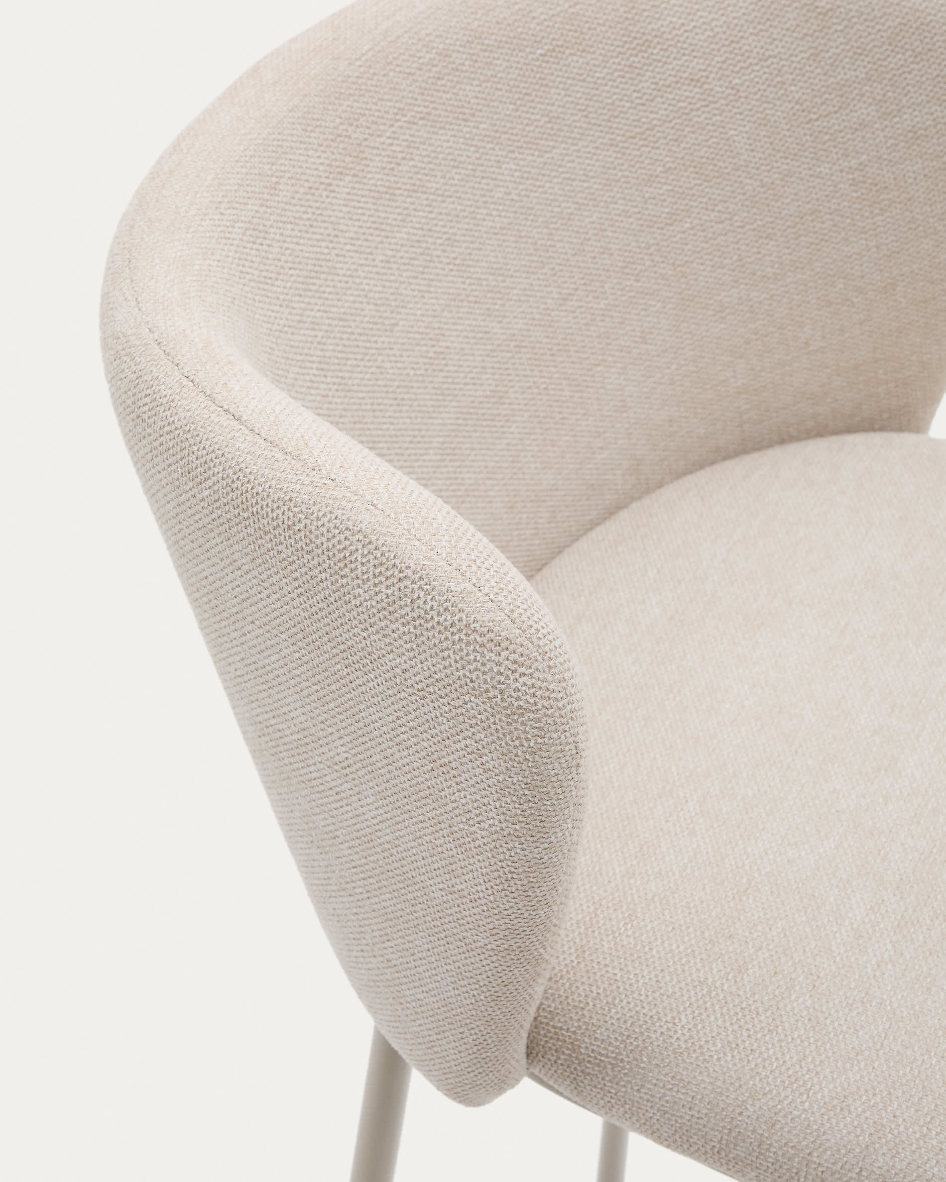 Eleganter Hocker Ciselia, 65 cm, aus beigem Chenille und Stahl, FSC-zertifiziert, ideal für stilvolle Wohnbereiche.