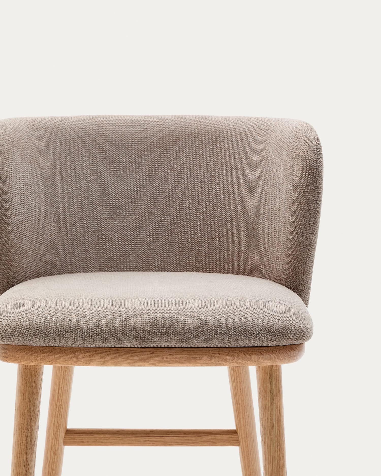 Moderner Hocker Ciselia, 75 cm, aus brauner Chenille und FSC-zertifiziertem Eschenholz mit natürlichem Finish, stilvoll und bequem.
