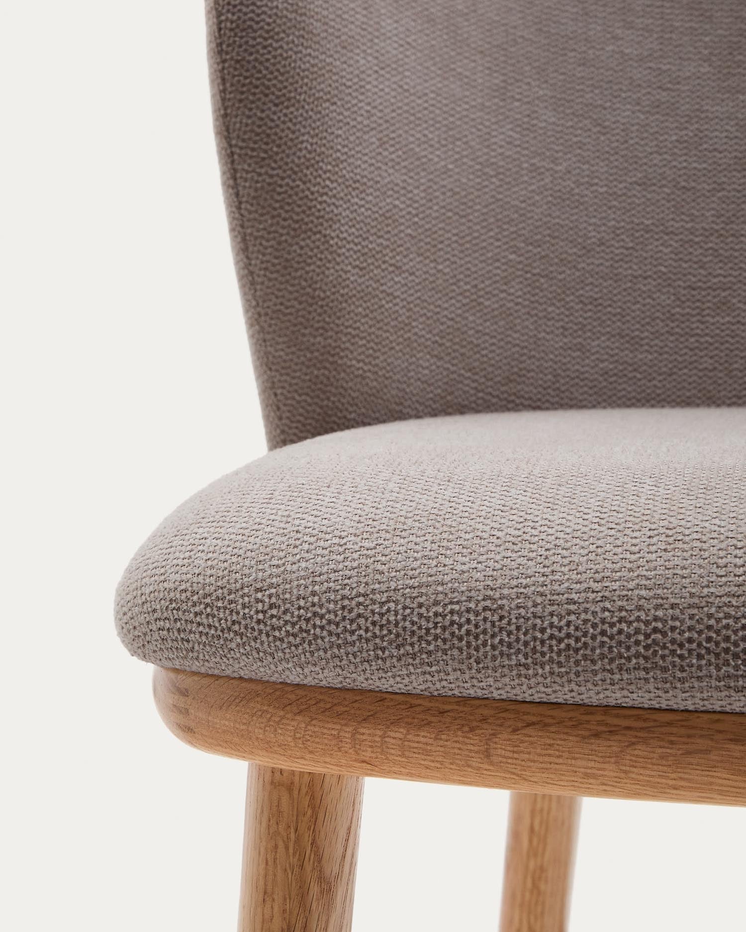 Hocker Ciselia, 75 cm, aus brauner Chenille und FSC-zertifiziertem Eschenholz, mit natürlichem Finish, modern und komfortabel.