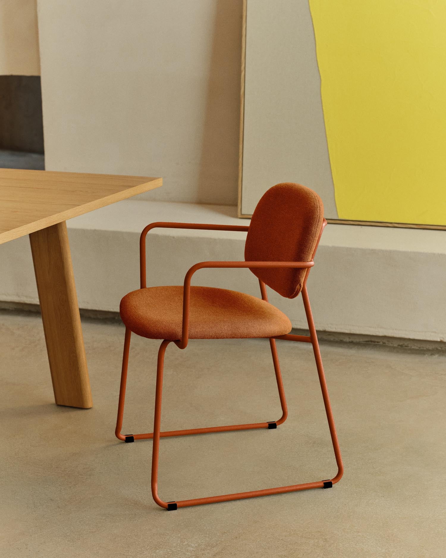 Stuhl Meli aus terrakottafarbener Chenille und terrakottafarbenem Metallgestell FSC Mix Credit in Terrakotta präsentiert im Onlineshop von KAQTU Design AG. Stuhl ist von Kave Home