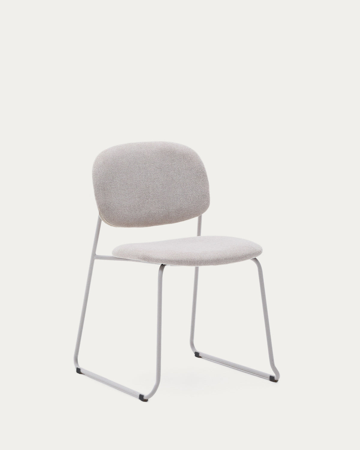 Stapelbarer Stuhl Meli mit beiger Chenille und beigen Metallbeinen FSC Mix Credit in Beige präsentiert im Onlineshop von KAQTU Design AG. Stuhl ist von Kave Home