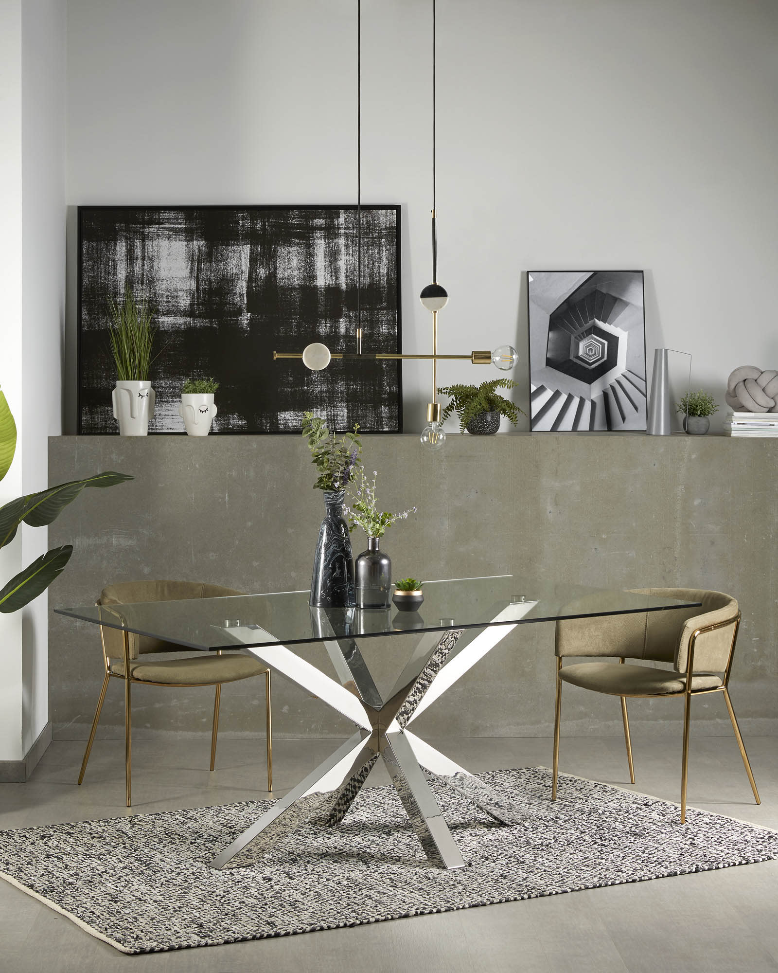 Moderner Argo Tisch mit Glasplatte und Edelstahlbeinen, 200x100 cm, von Kave Home. Perfekt für elegante und zeitgemässe Wohnräume.