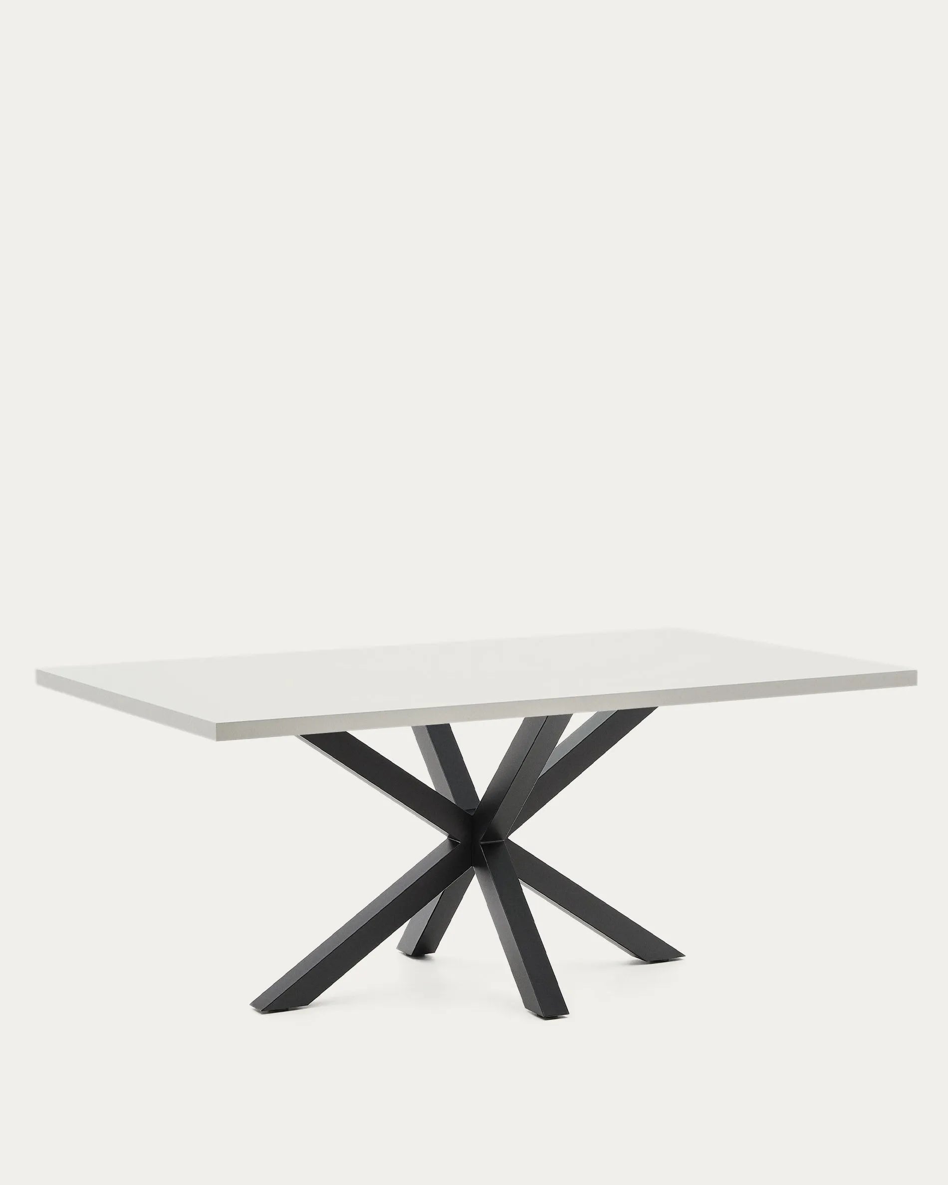 Moderner Tisch Argo: Weiße Melamin-Oberfläche, schwarze Stahlbeine, 200x100 cm, stilvoll und robust, ideal für Esszimmer oder Büro.