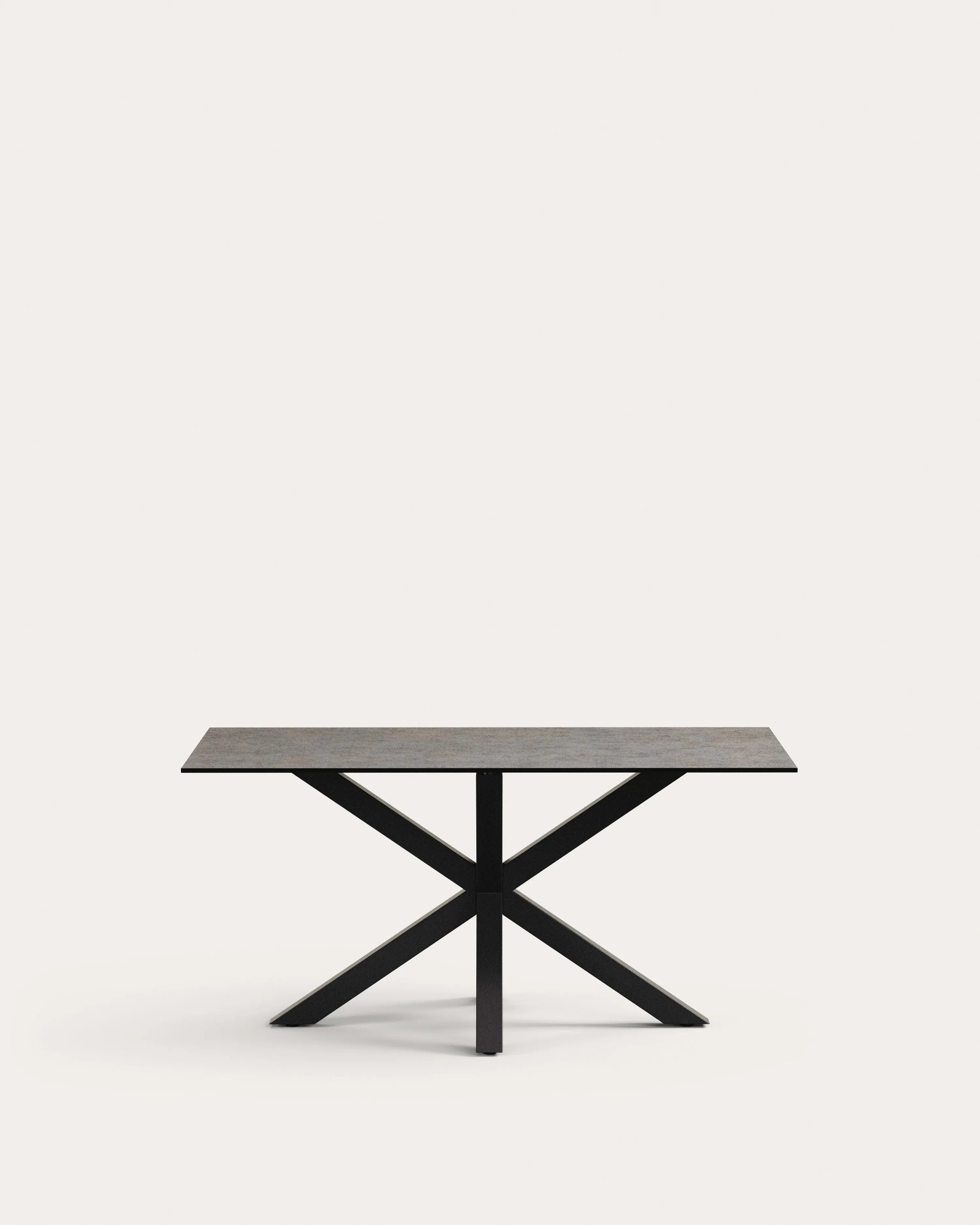 Moderner Tisch Argo mit Iron Moss-Porzellanplatte und schwarzen Stahlbeinen, 160x90 cm, ideal für stilvolle Essbereiche.