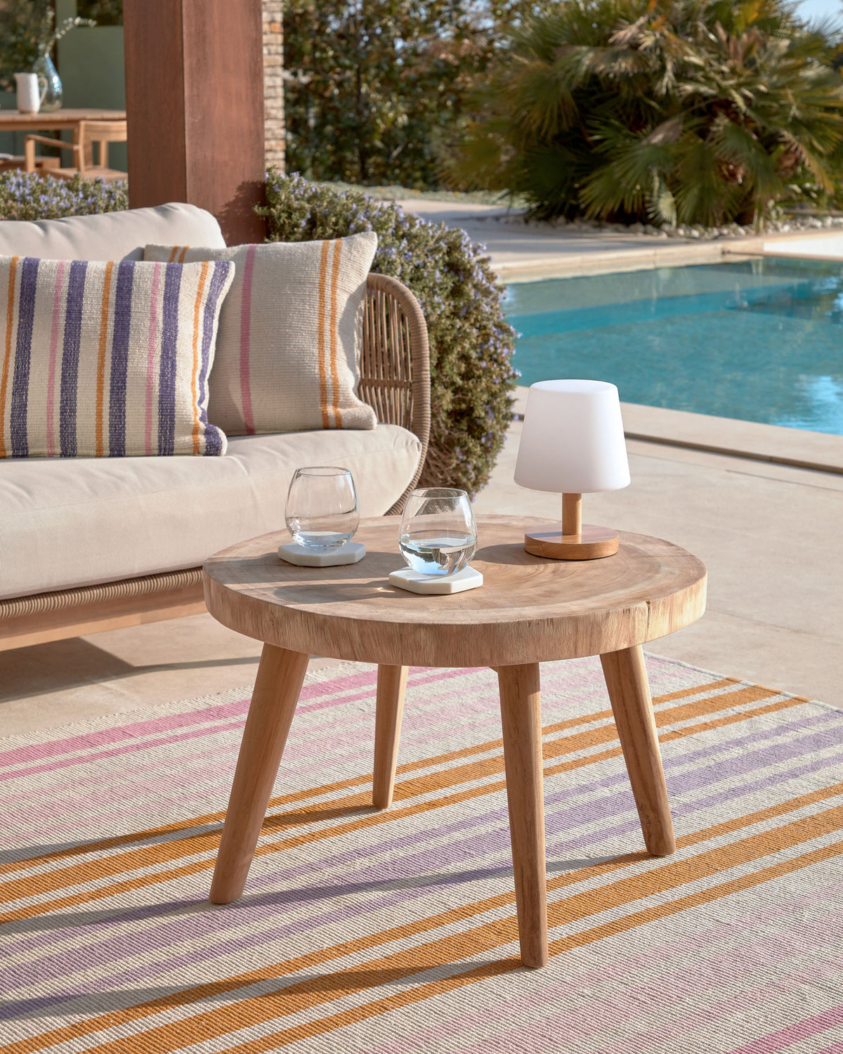 Wellcres Beistelltisch Ø 65 cm in Natur präsentiert im Onlineshop von KAQTU Design AG. Loungetisch ist von Kave Home