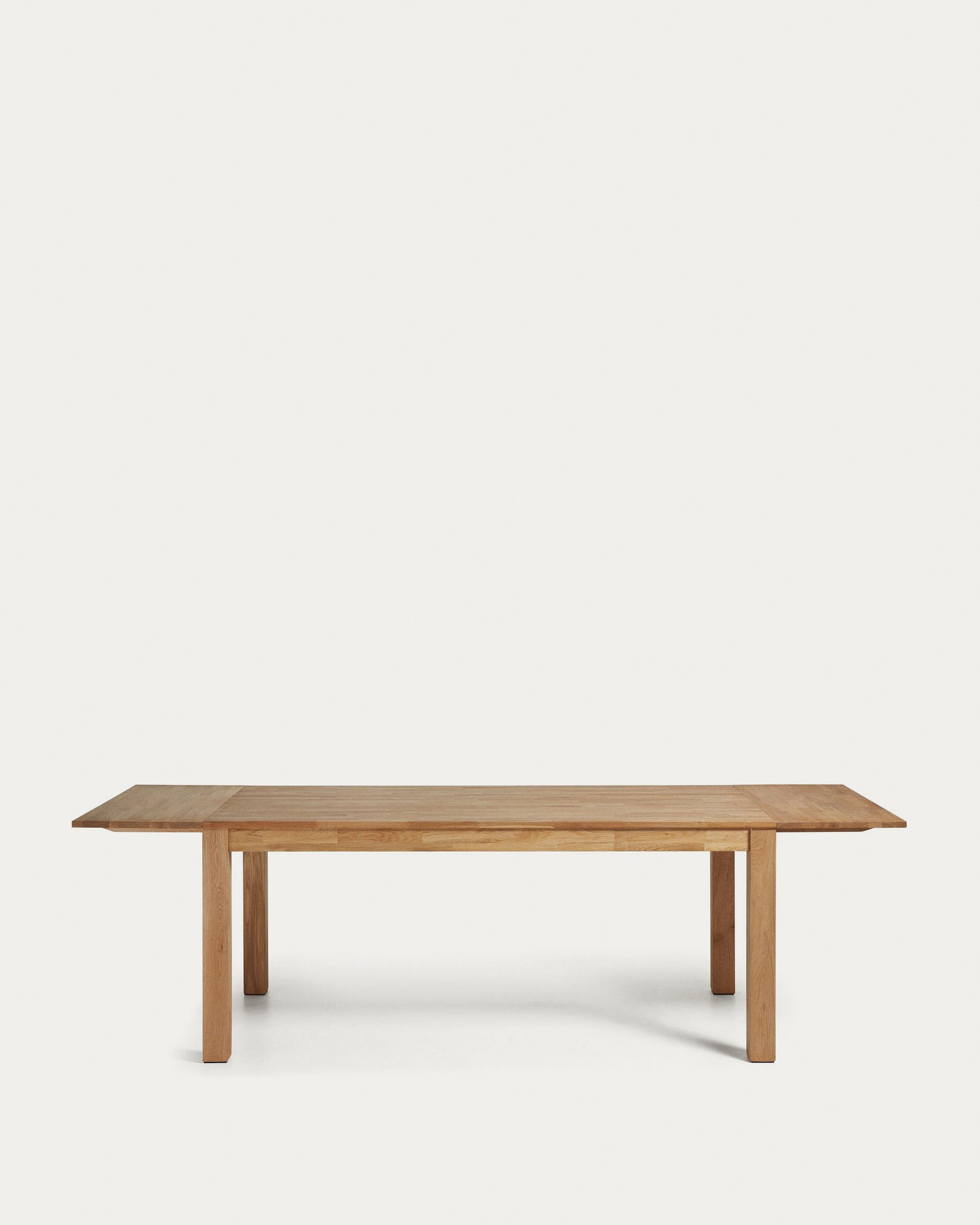 Isbel Tisch aus massiver Eiche, ausziehbar von 140 auf 220 cm, stilvolles Design, perfekt für vielseitige Wohnräume.