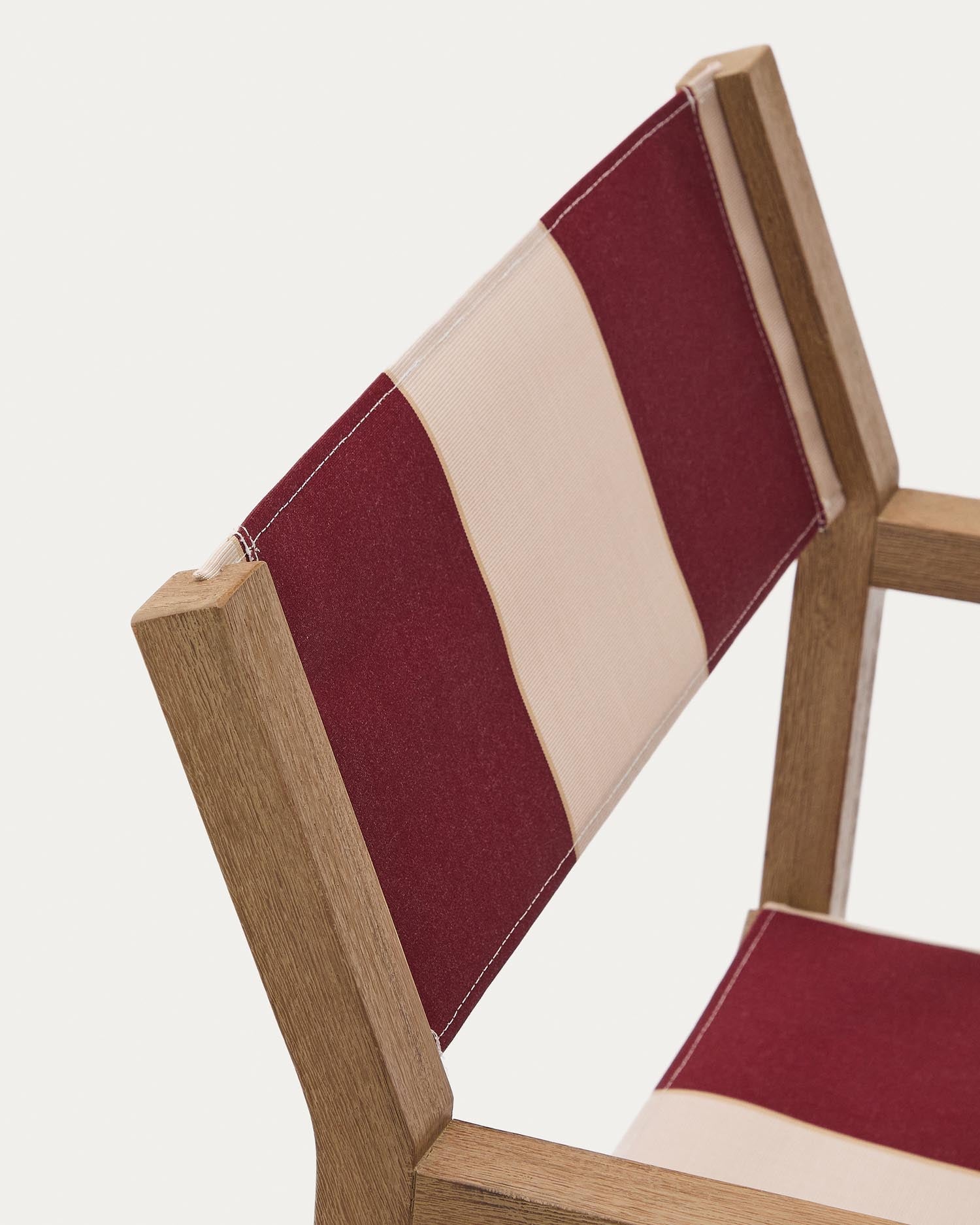Weinrot-beige gestreifter Outdoor-Klappstuhl Vilara aus massivem Akazienholz, FSC 100% in  präsentiert im Onlineshop von KAQTU Design AG. Gartenstuhl ist von Kave Home