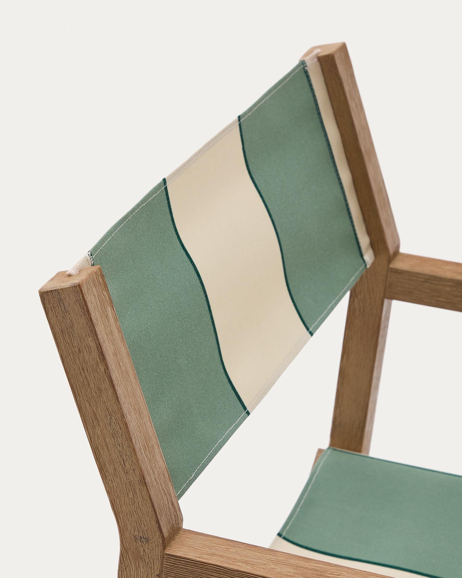 Grün-beige gestreifter Outdoor-Klappstuhl Vilara aus massivem Akazienholz, FSC™ 100% in Grün präsentiert im Onlineshop von KAQTU Design AG. Gartenstuhl ist von Kave Home