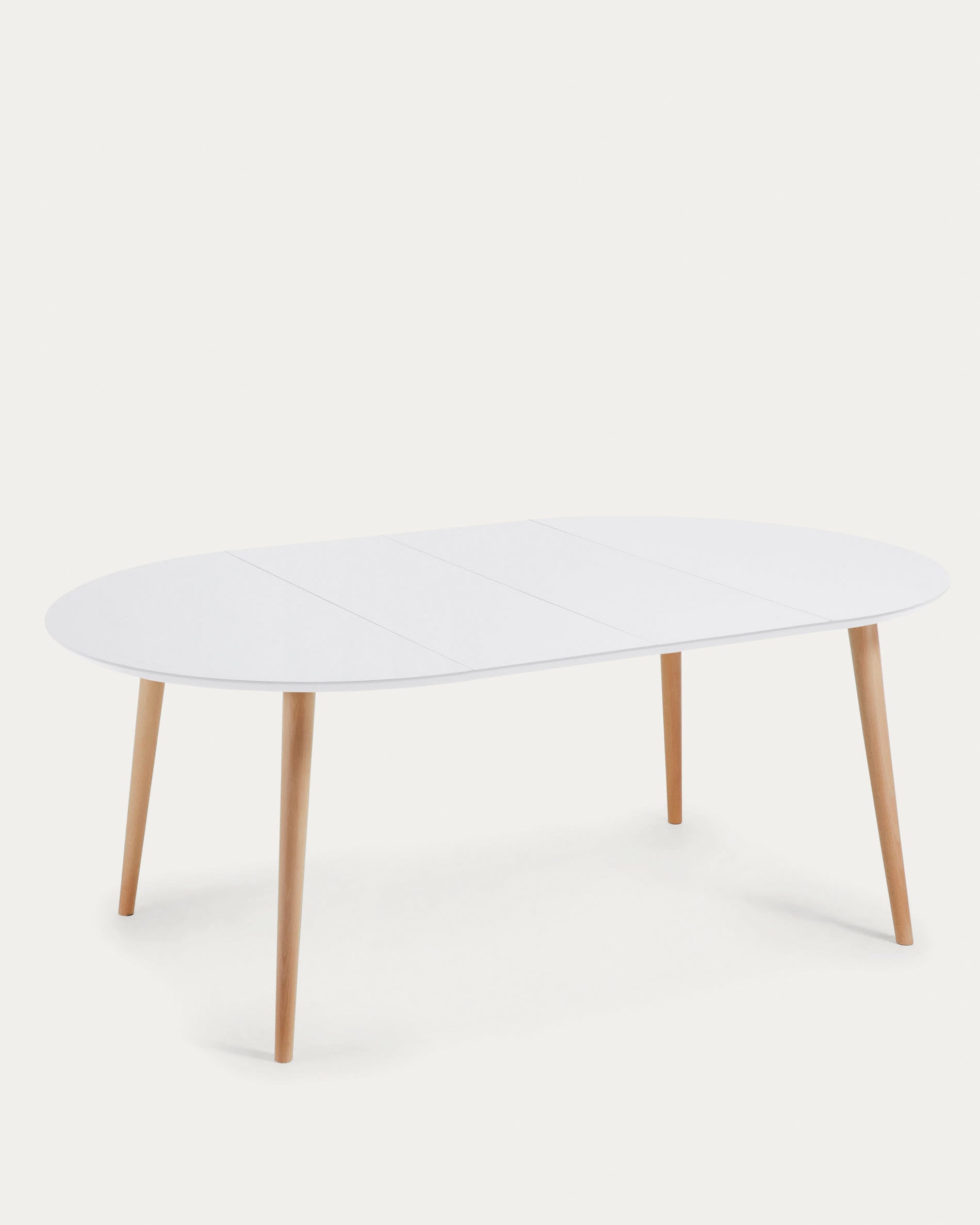 Runder Ausziehtisch Oqui von Kave Home, weisse MDF-Tischplatte, Beine aus massiver Buche, 120-200 cm, modern und vielseitig.